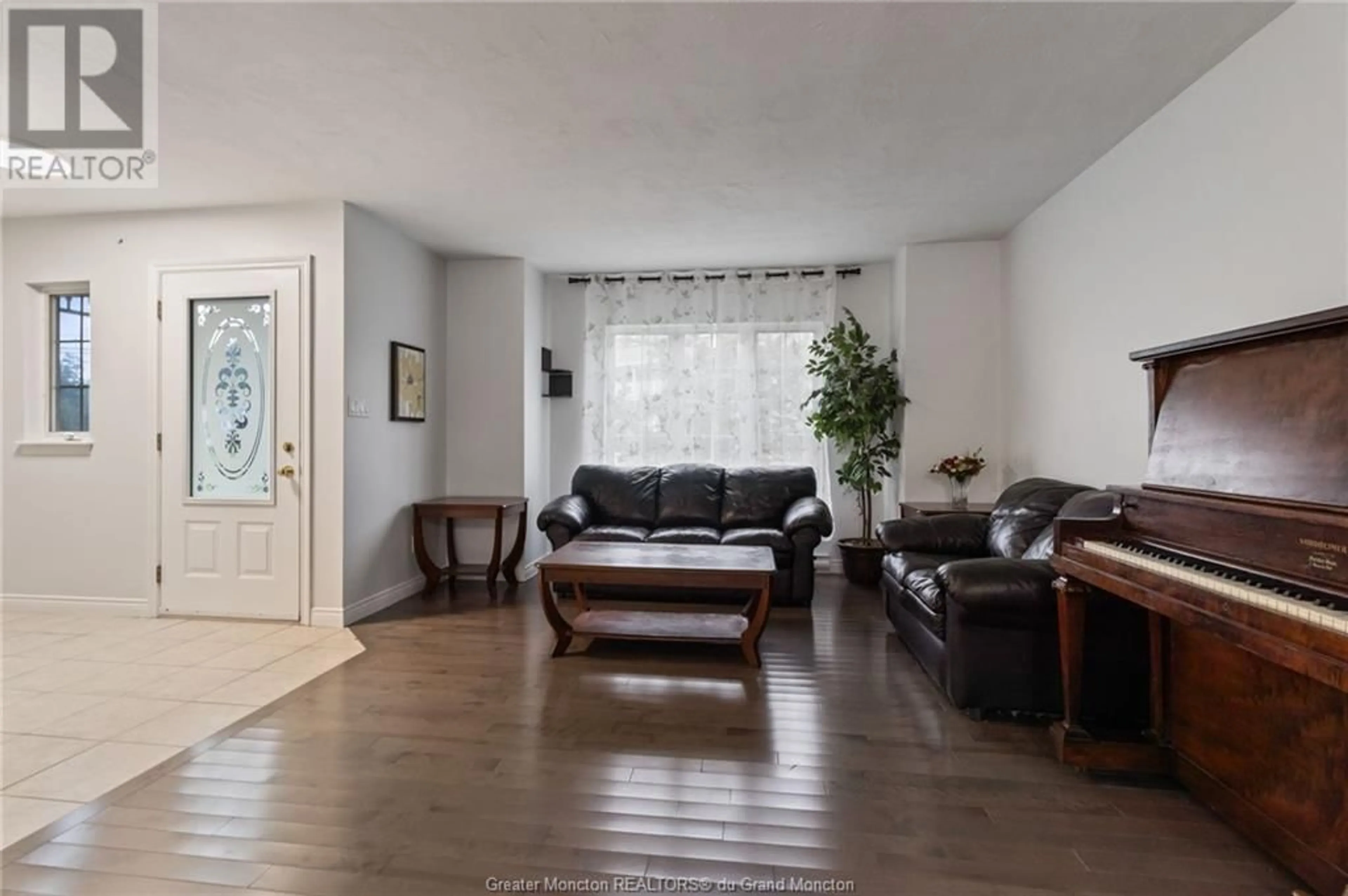 Living room for 180 Rennick RD, Moncton New Brunswick E1G7Y6