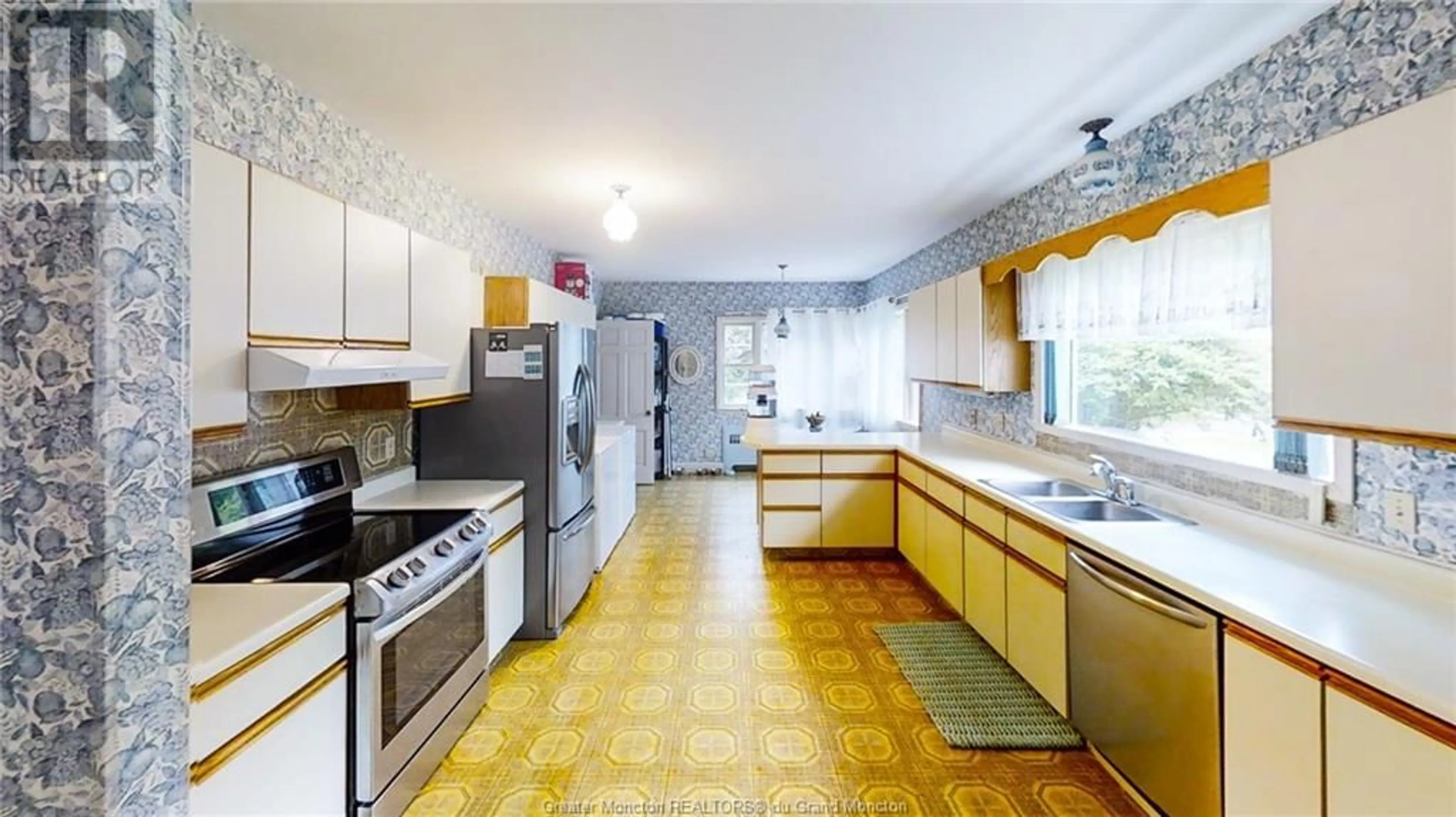 Kitchen, ceramic floors, cottage for 11 Charles Street, Sackville New Brunswick E4L3S2