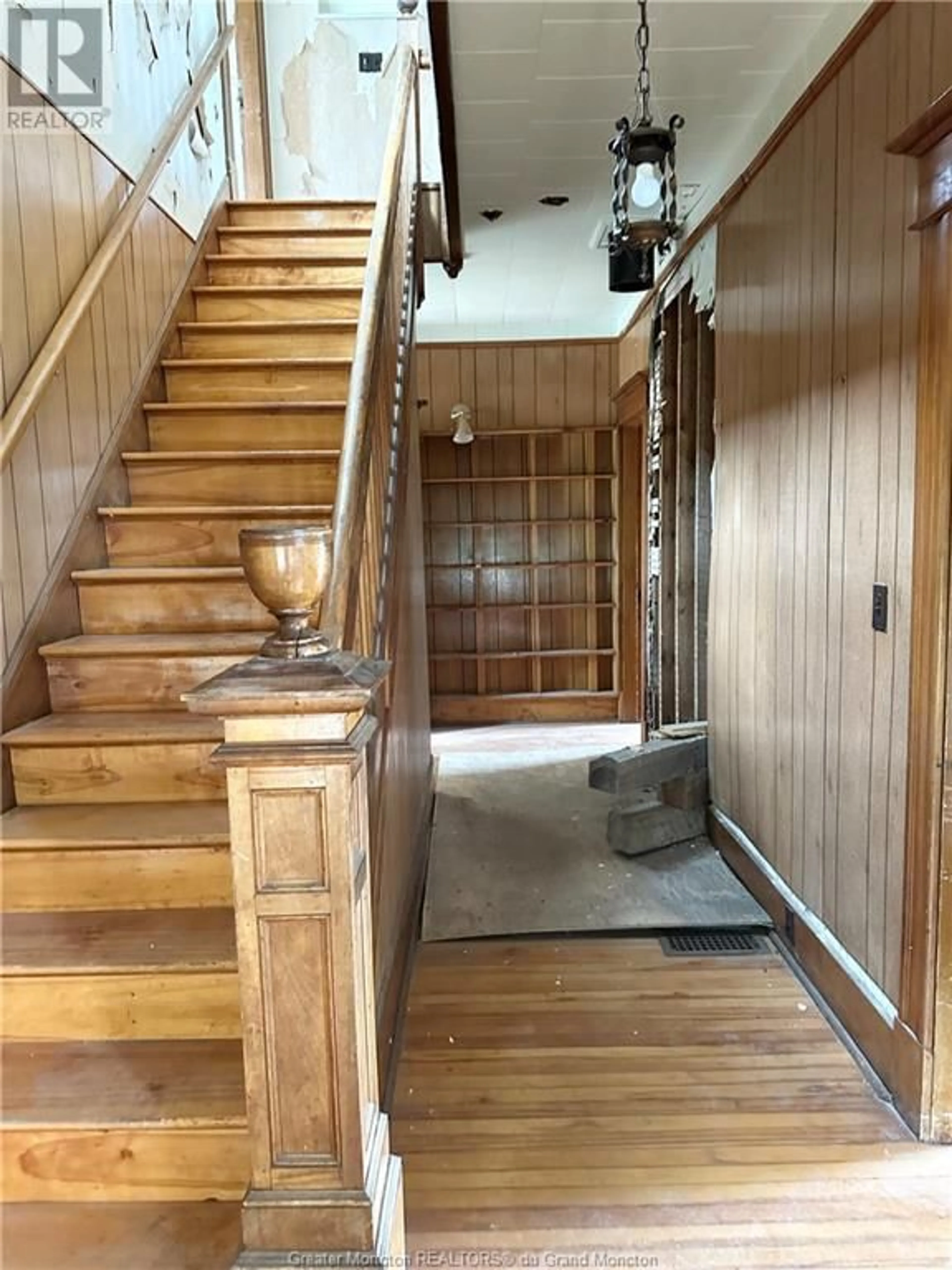 Indoor foyer for 33 Shemogue RD, Port Elgin New Brunswick E4M1B5