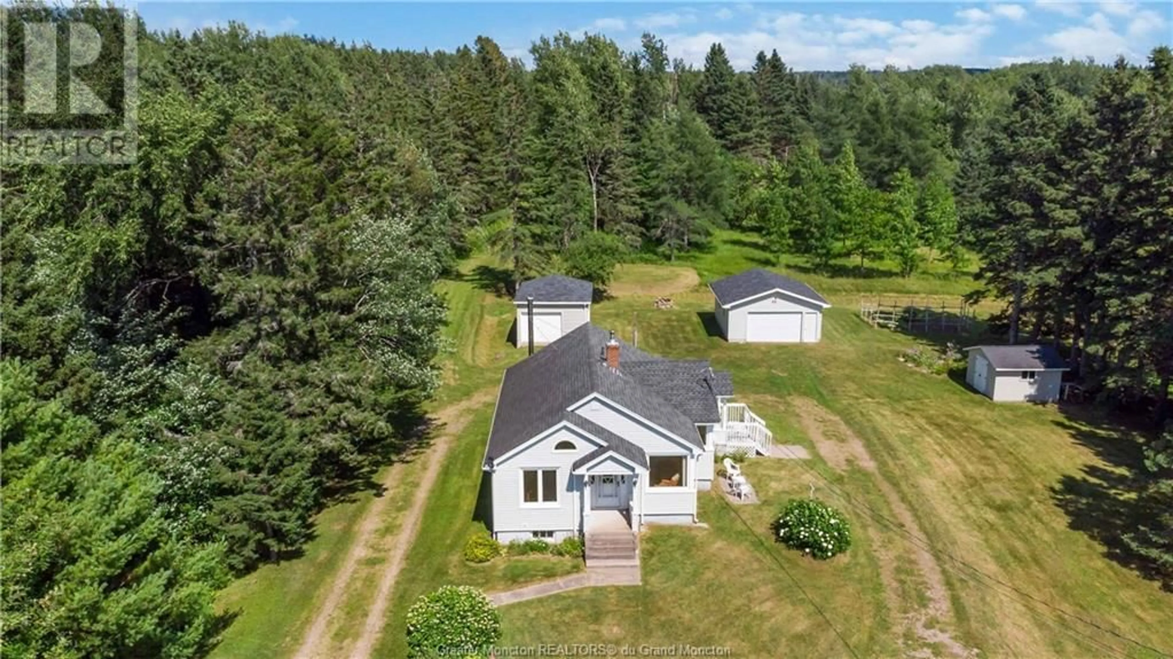 Cottage for 699 Royal RD, Memramcook New Brunswick E4K1X2