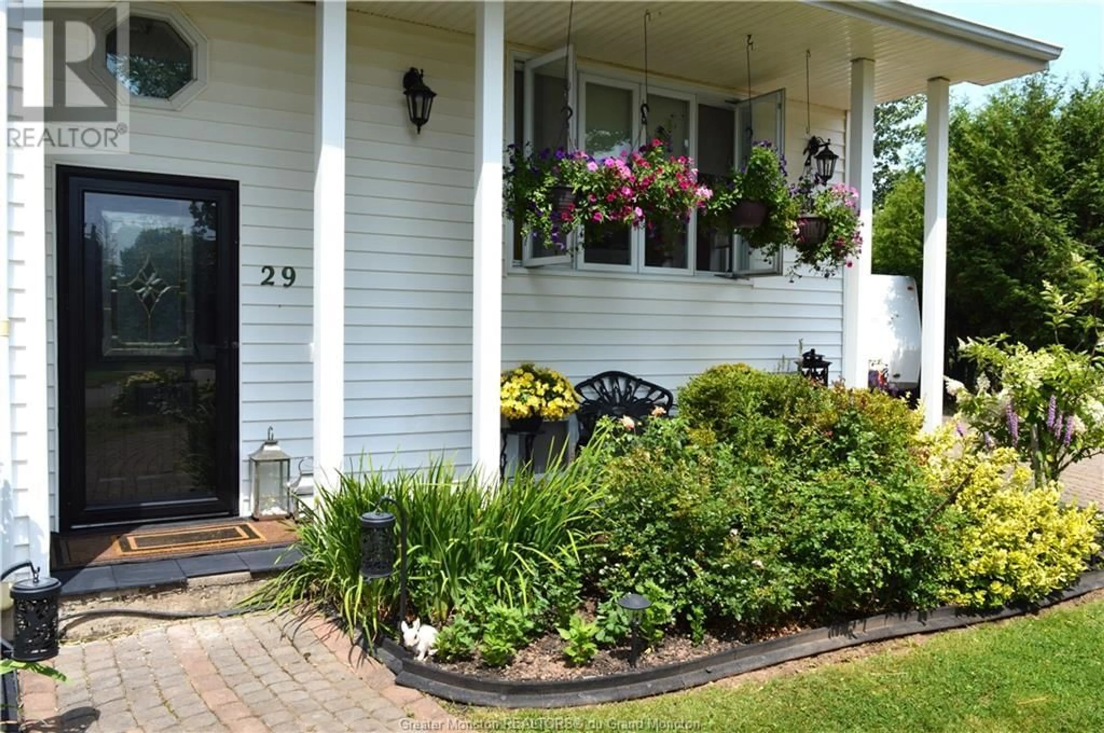 Indoor entryway for 29 Aurora CRT, Moncton New Brunswick E1A6H5