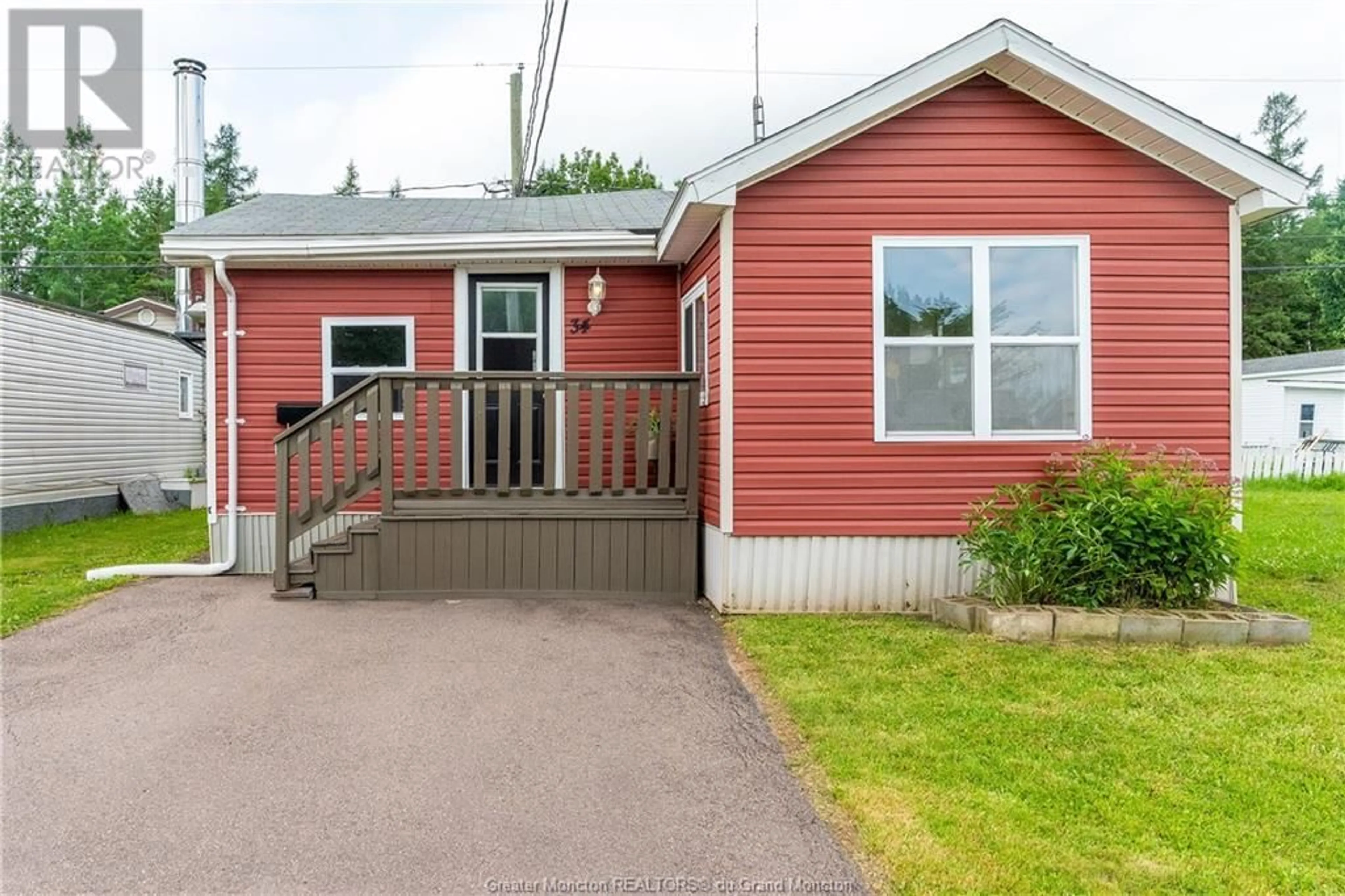 Cottage for 34 Shamrock AVE, Moncton New Brunswick E1E2J3