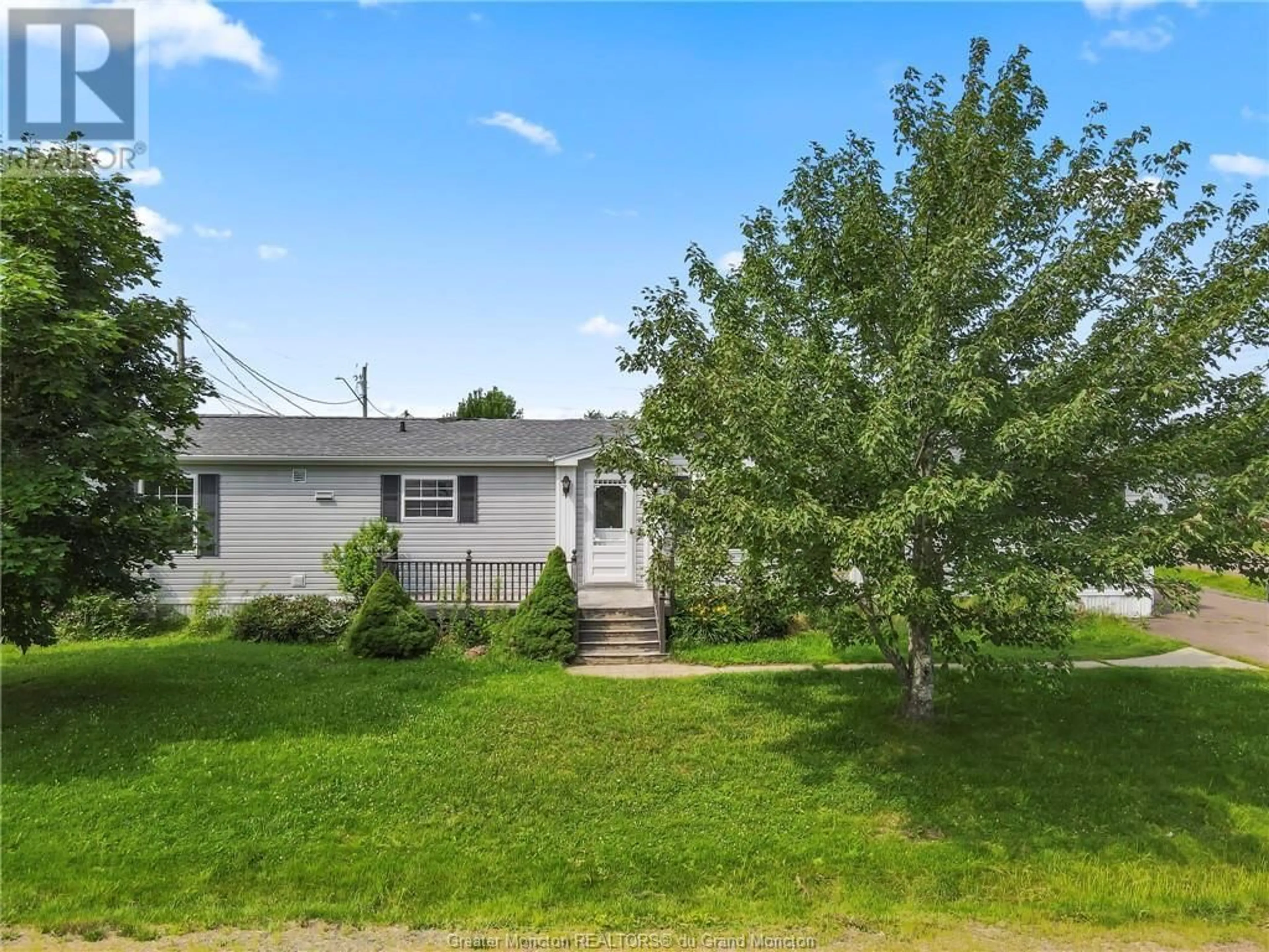 Frontside or backside of a home for 1 Emerald CRES, Moncton New Brunswick E1H3E2