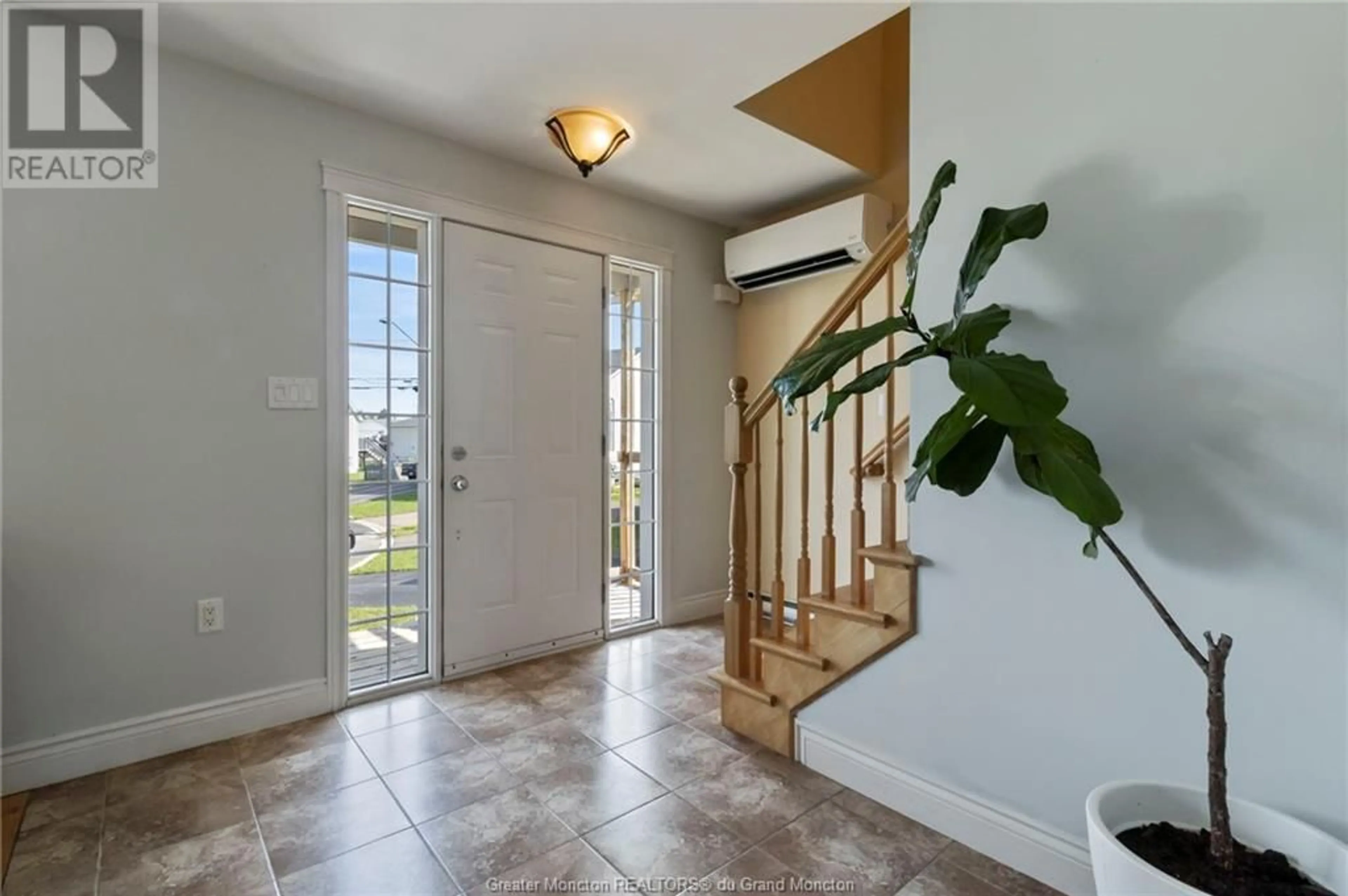 Indoor entryway for 2 Salem CRT, Moncton New Brunswick E1G0G5