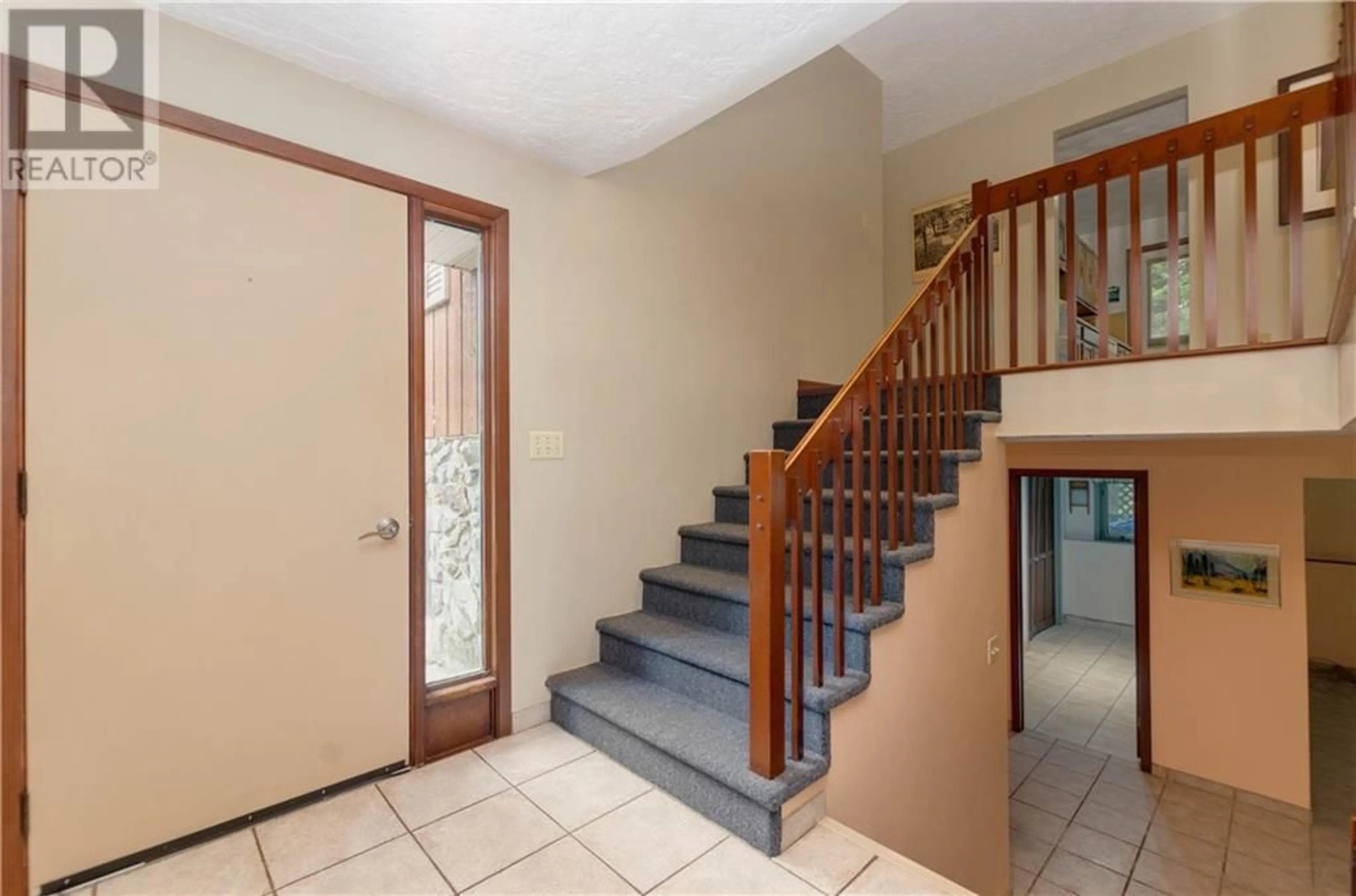 Indoor foyer, cement floor for 257 Lower Mountain Road, Boundary Creek New Brunswick E1G4E6