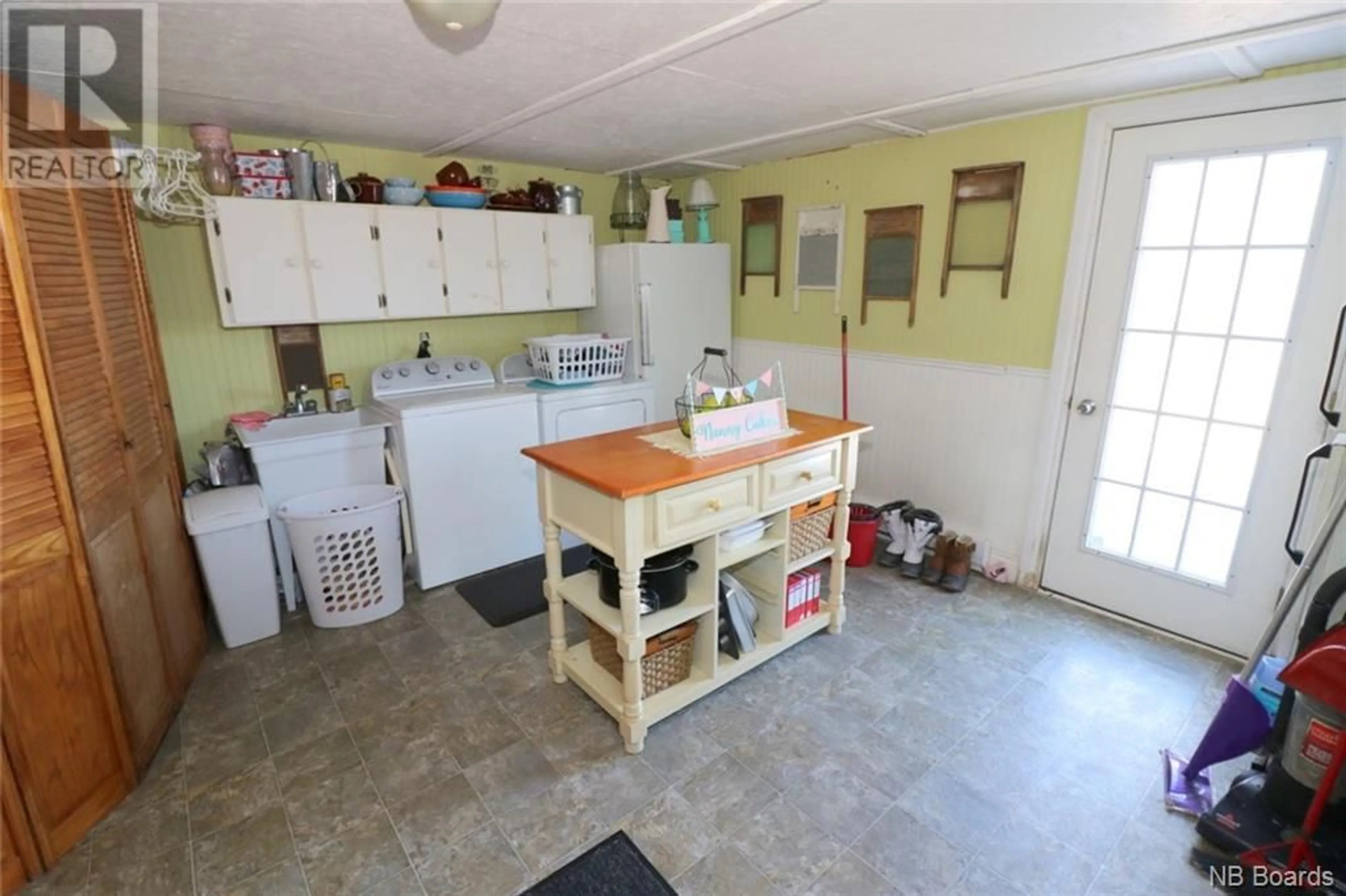 Standard kitchen, unknown floor, cottage for 16 Whistle Road, Grand Manan New Brunswick E5G1B1