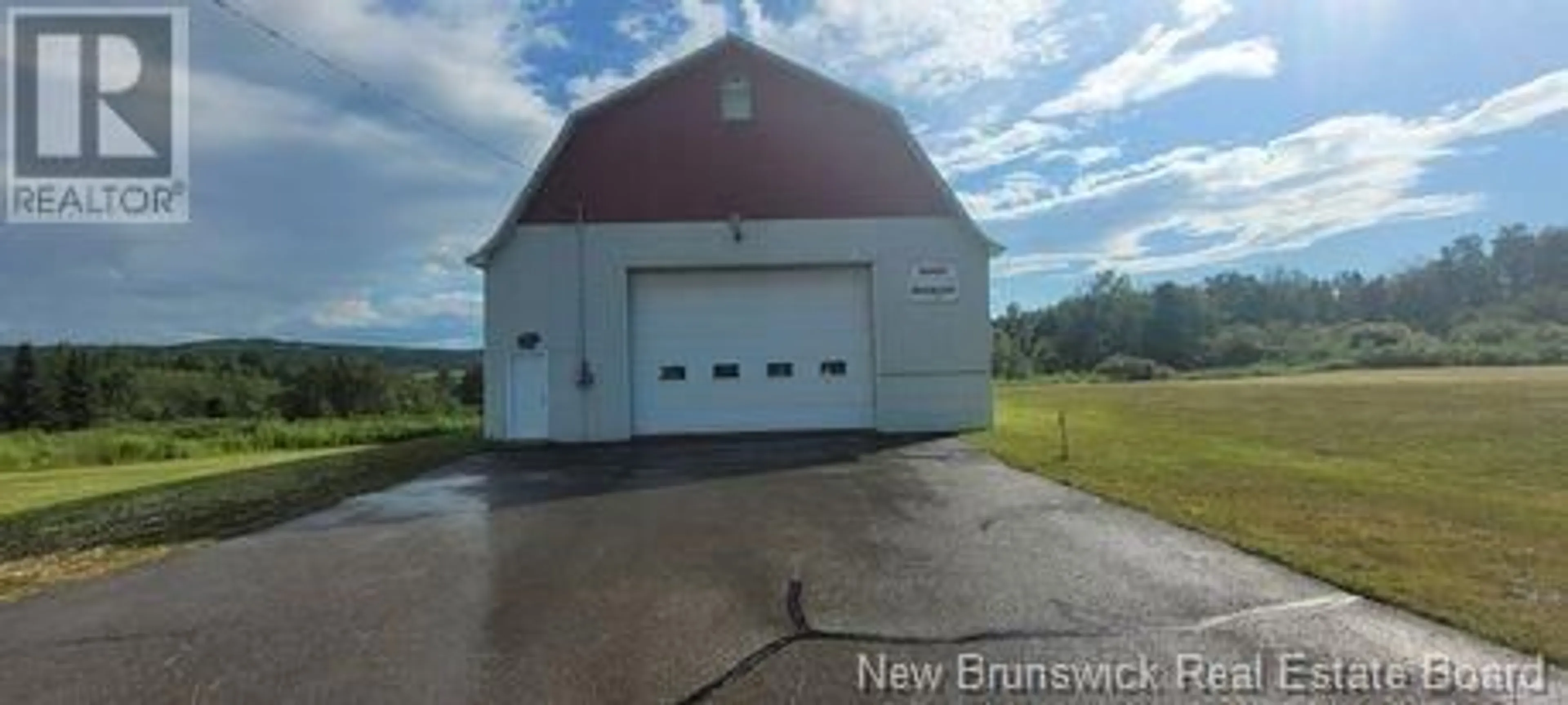 Indoor garage for 2617 Route 108, Drummond New Brunswick E3Y2K2