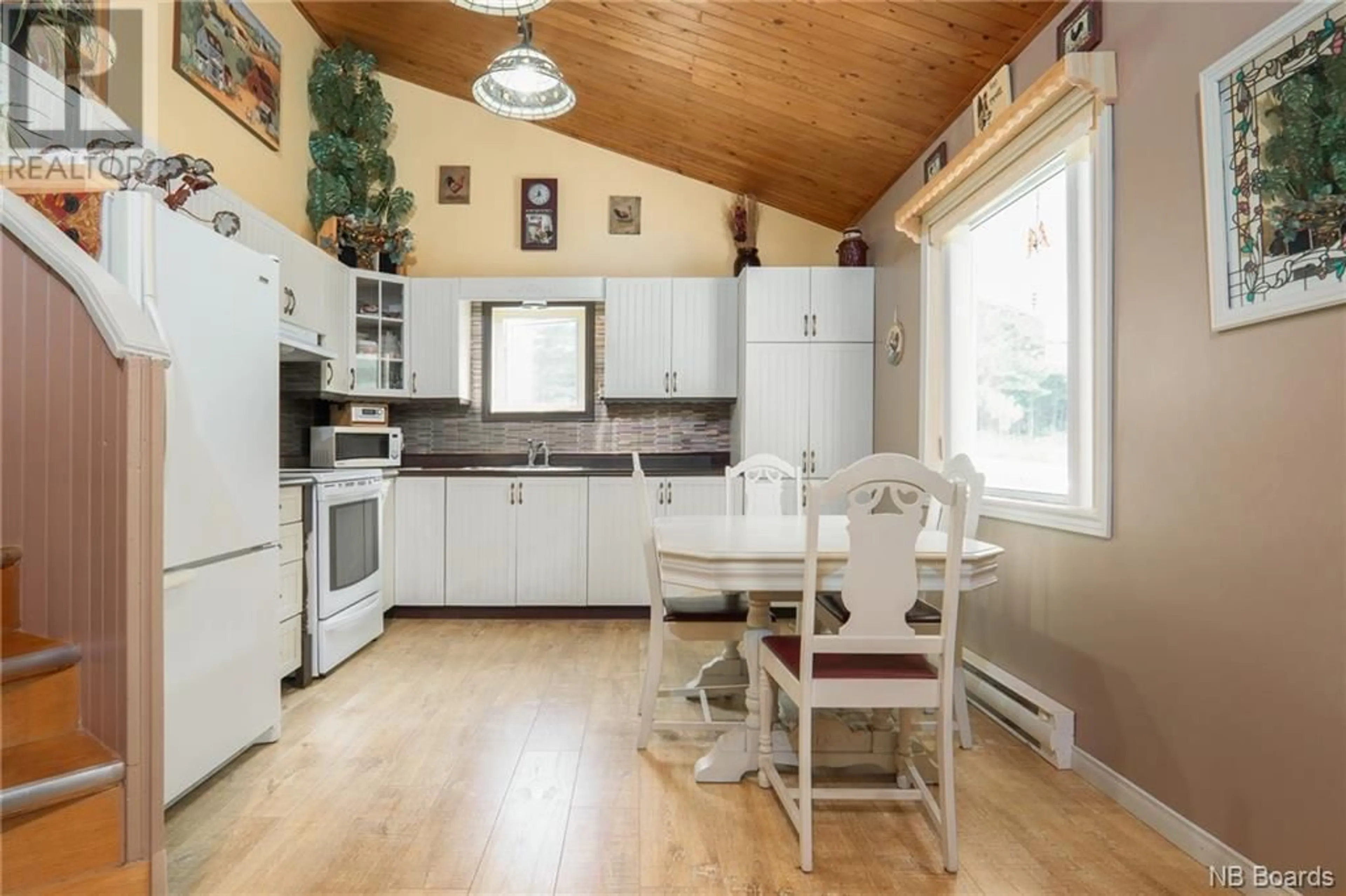 Kitchen, wood floors, cottage for 40 Montagne des Therrien Road, Rivière-Verte New Brunswick E7C2Y3