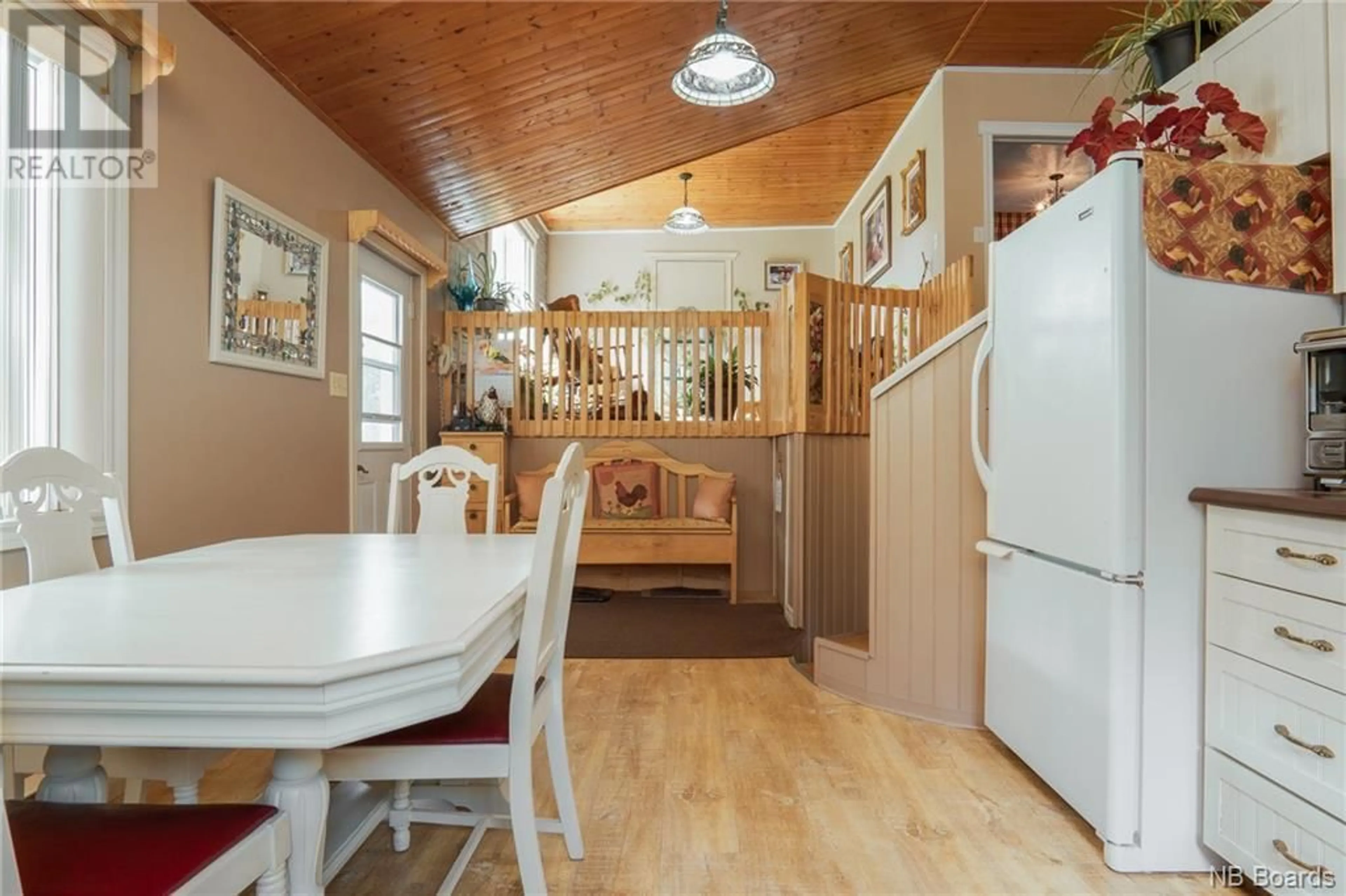 Kitchen, wood floors, cottage for 40 Montagne des Therrien Road, Rivière-Verte New Brunswick E7C2Y3