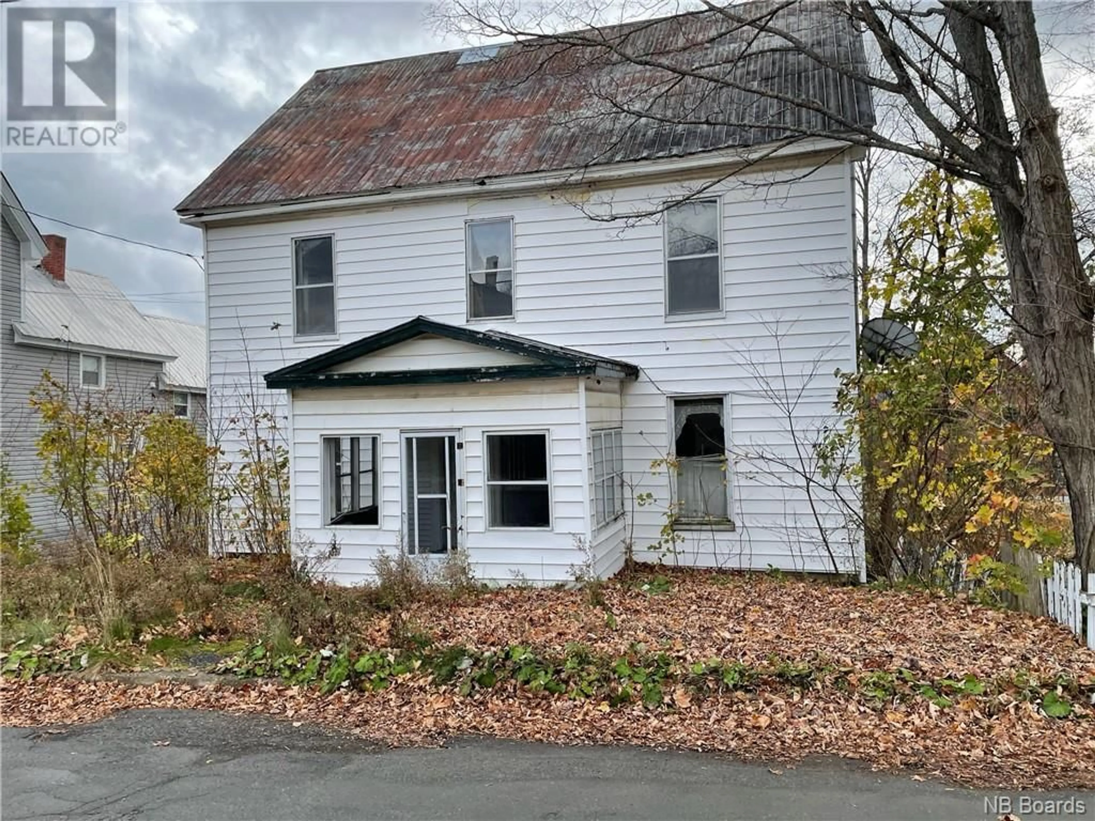 Frontside or backside of a home for 117 Prince Albert Street, Woodstock New Brunswick E7M2L9