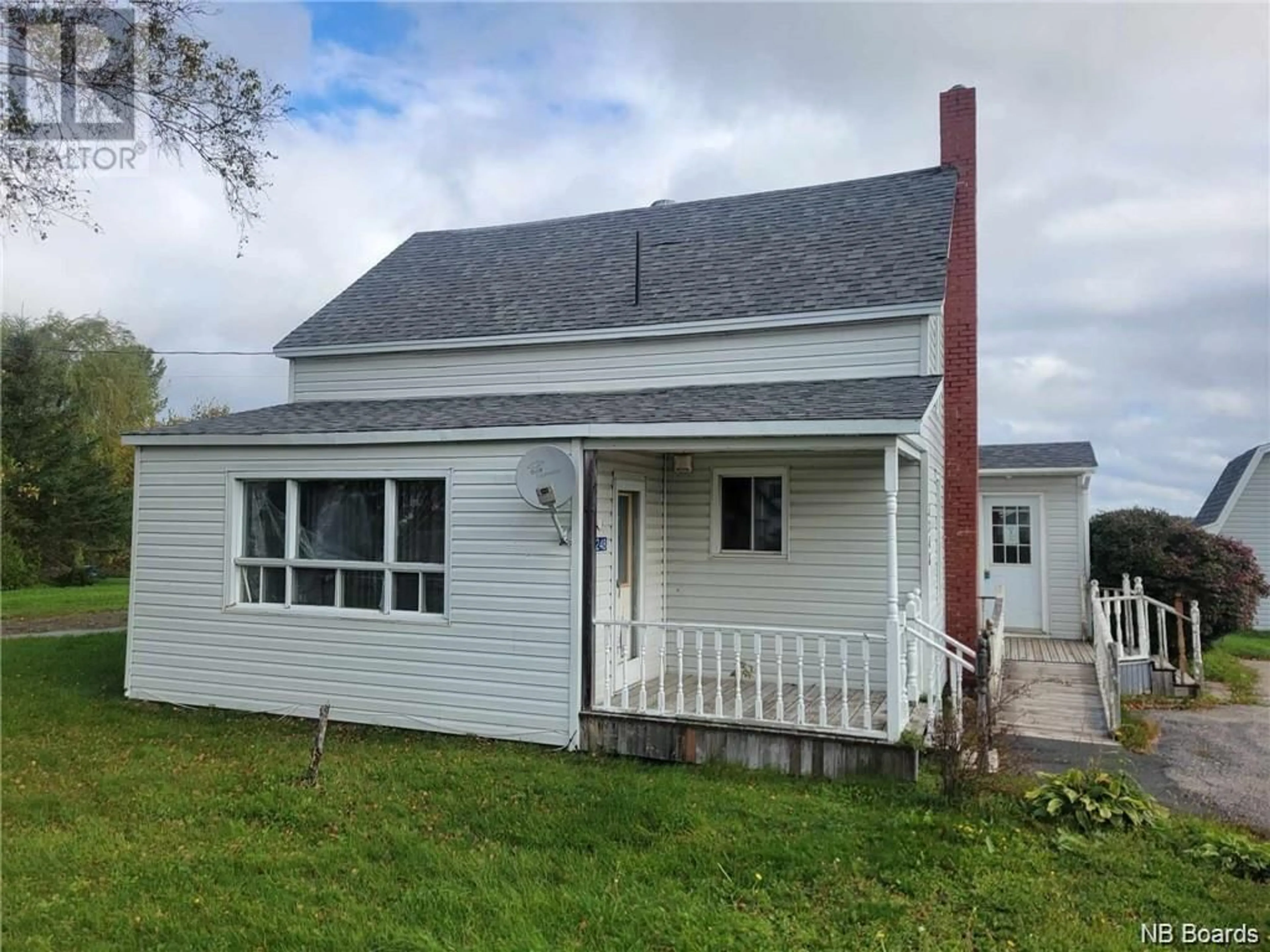 Home with unknown exterior material for 3248 Rue Brideau, Tracadie New Brunswick E1X1A5