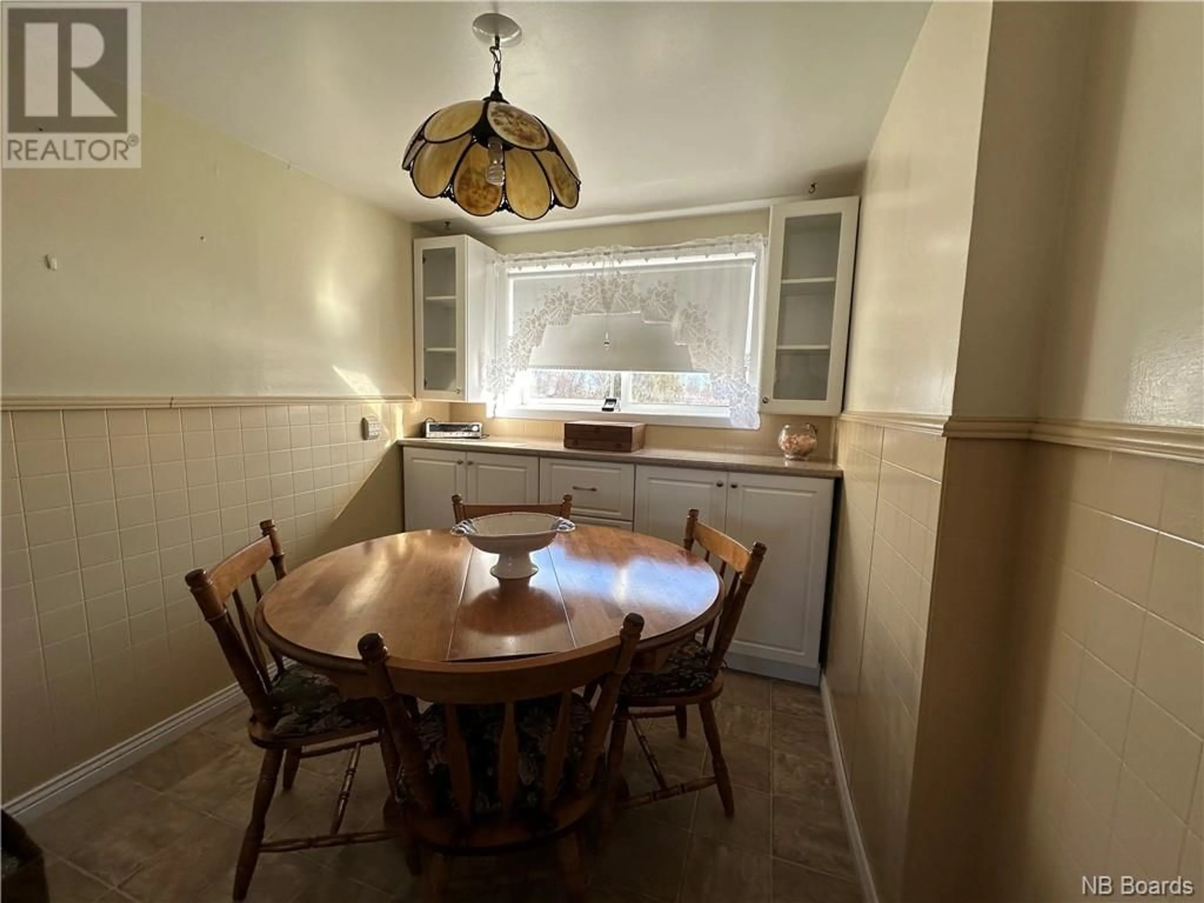 Dining room, wood floors, cottage for 403 Goderich Street, Dalhousie New Brunswick E8C1V4