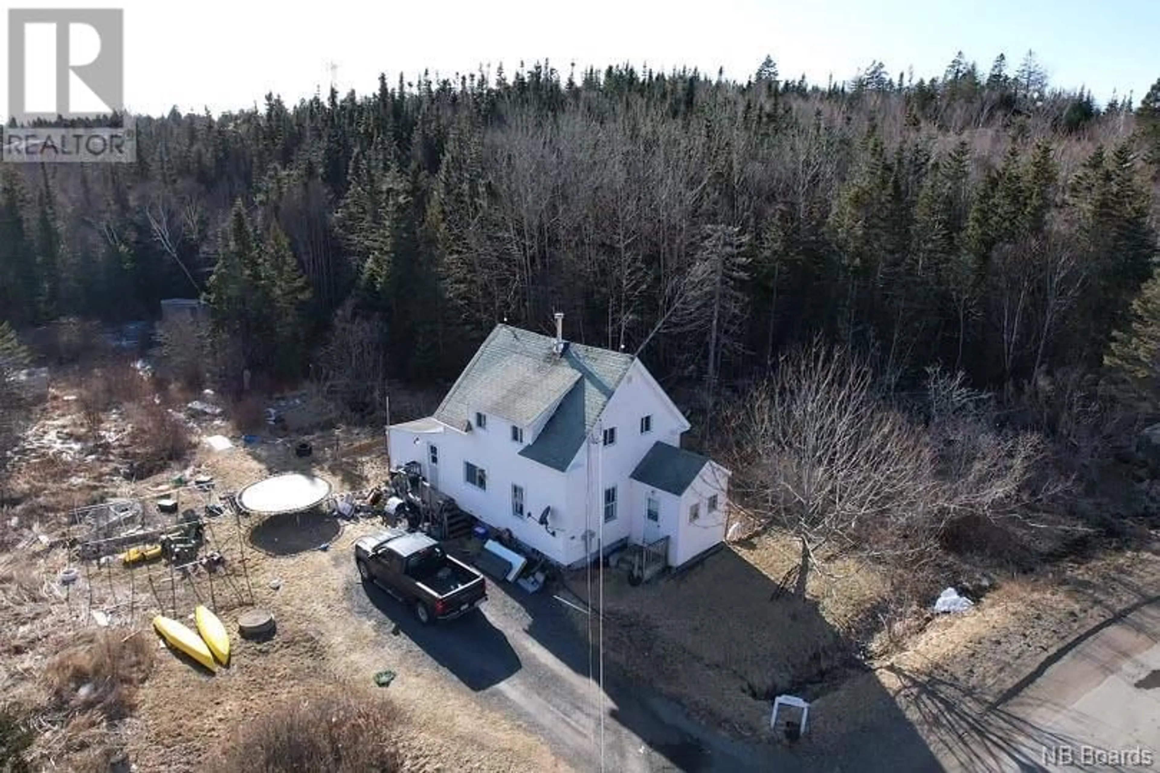 Home with unknown exterior material for 27 King Street, Grand Manan New Brunswick E5G2J9
