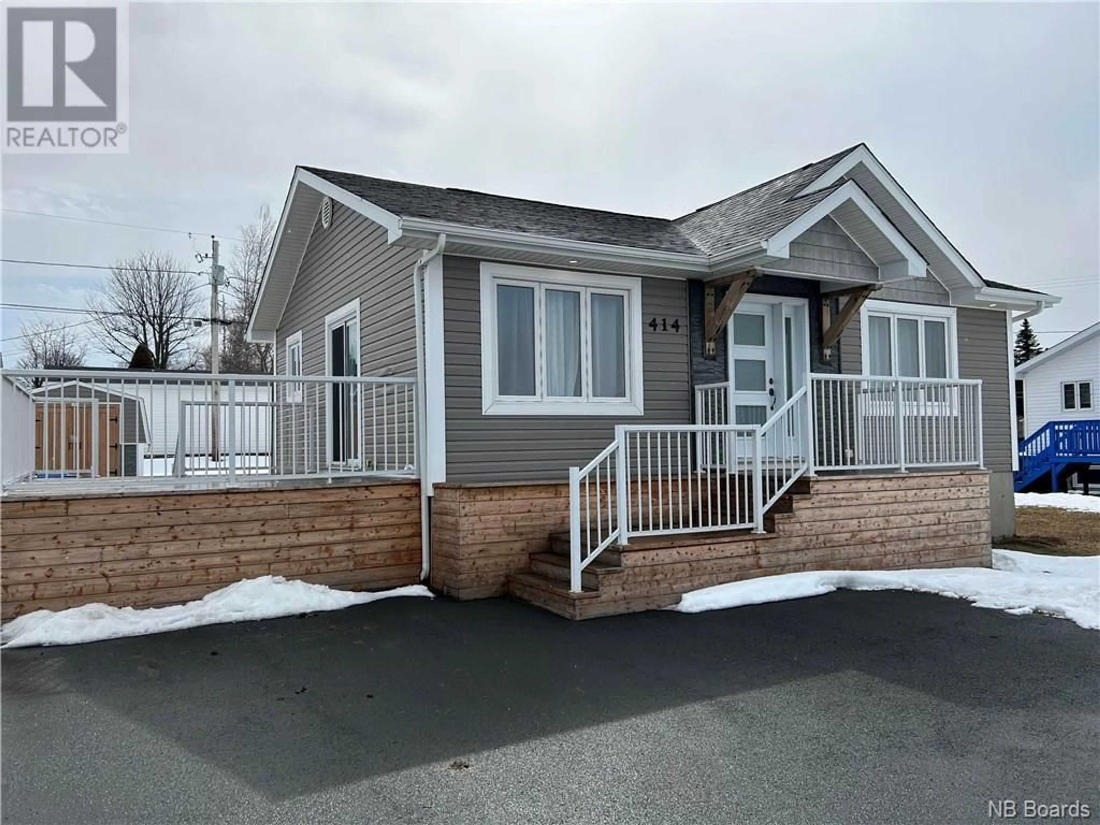 Frontside or backside of a home, the front or back of building for 414 Rue Céline, Tracadie New Brunswick E1X1A4