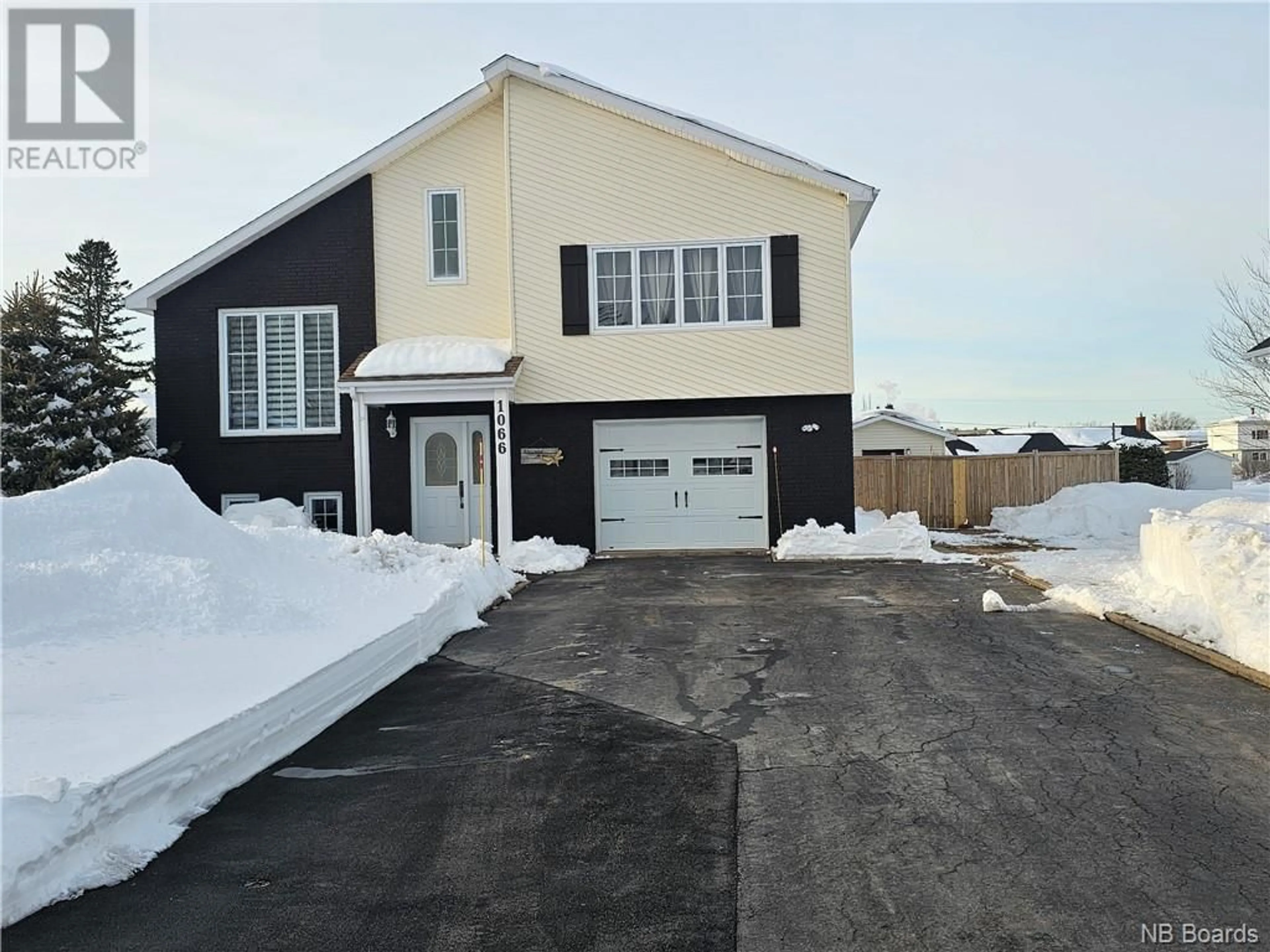 A pic from exterior of the house or condo for 1066 SYCAMORE, Bathurst New Brunswick E2A4T8