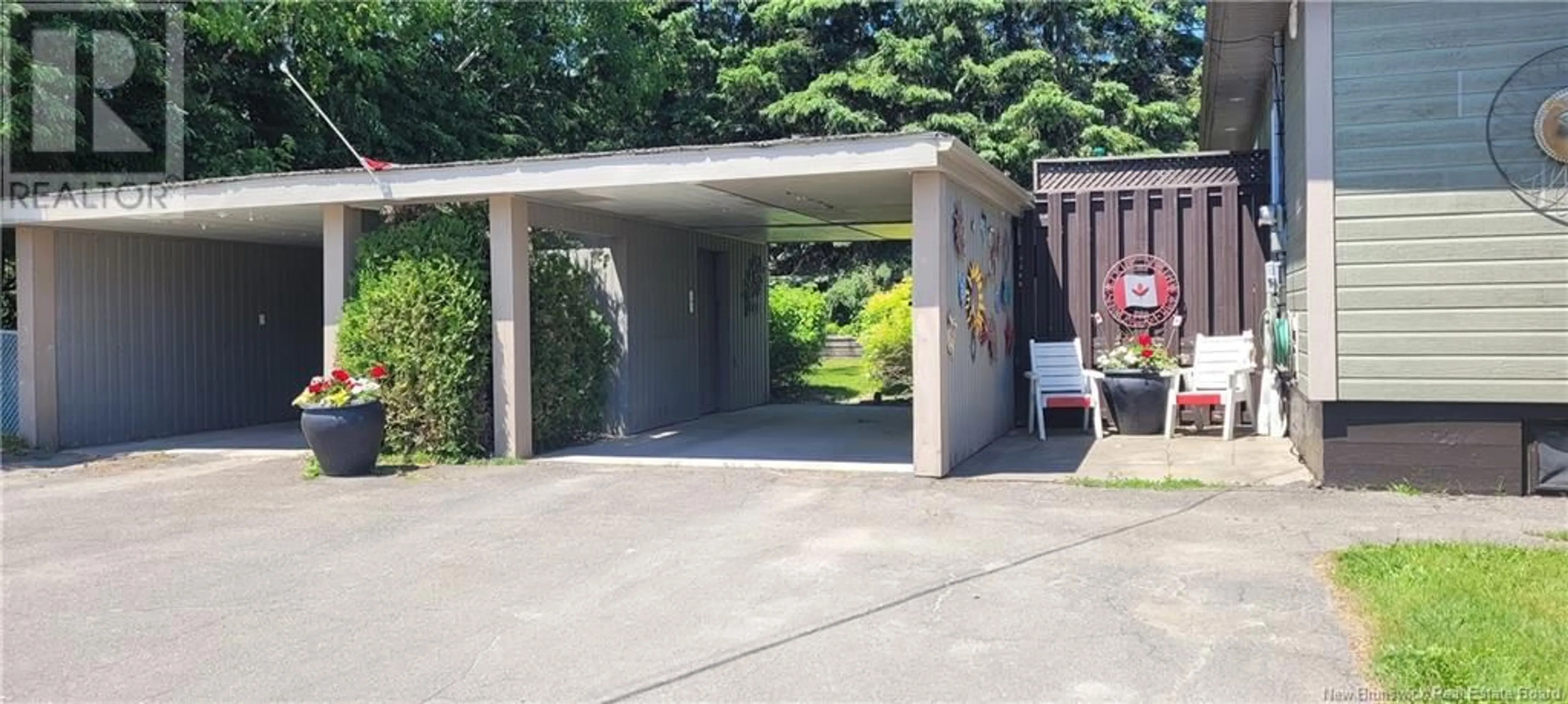 Indoor foyer, cement floor for 159 High Street, Grand Falls New Brunswick E3Z2T7