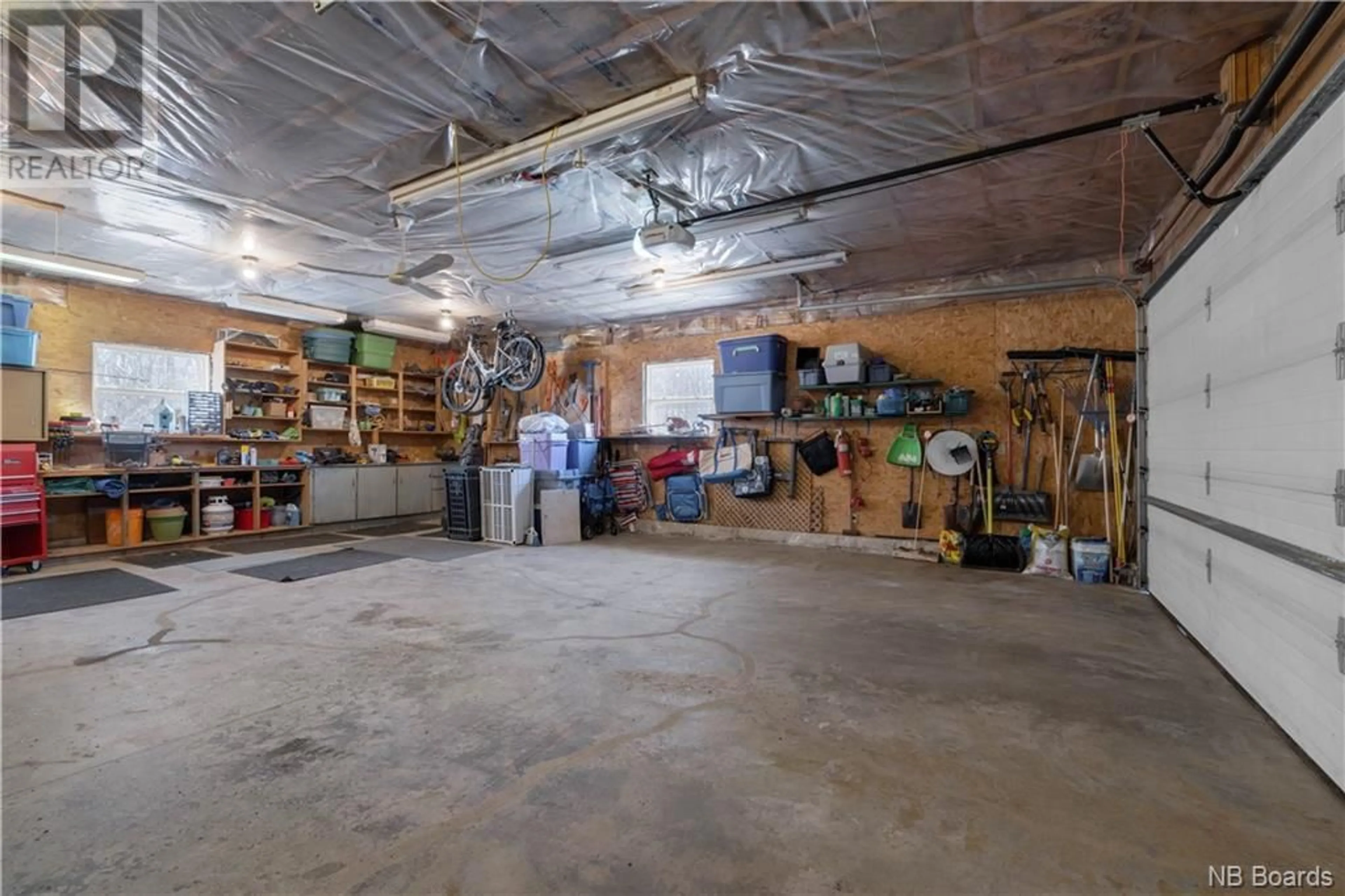 Indoor garage for 600 Darlings Island Road, Darlings Island New Brunswick E5N6T4