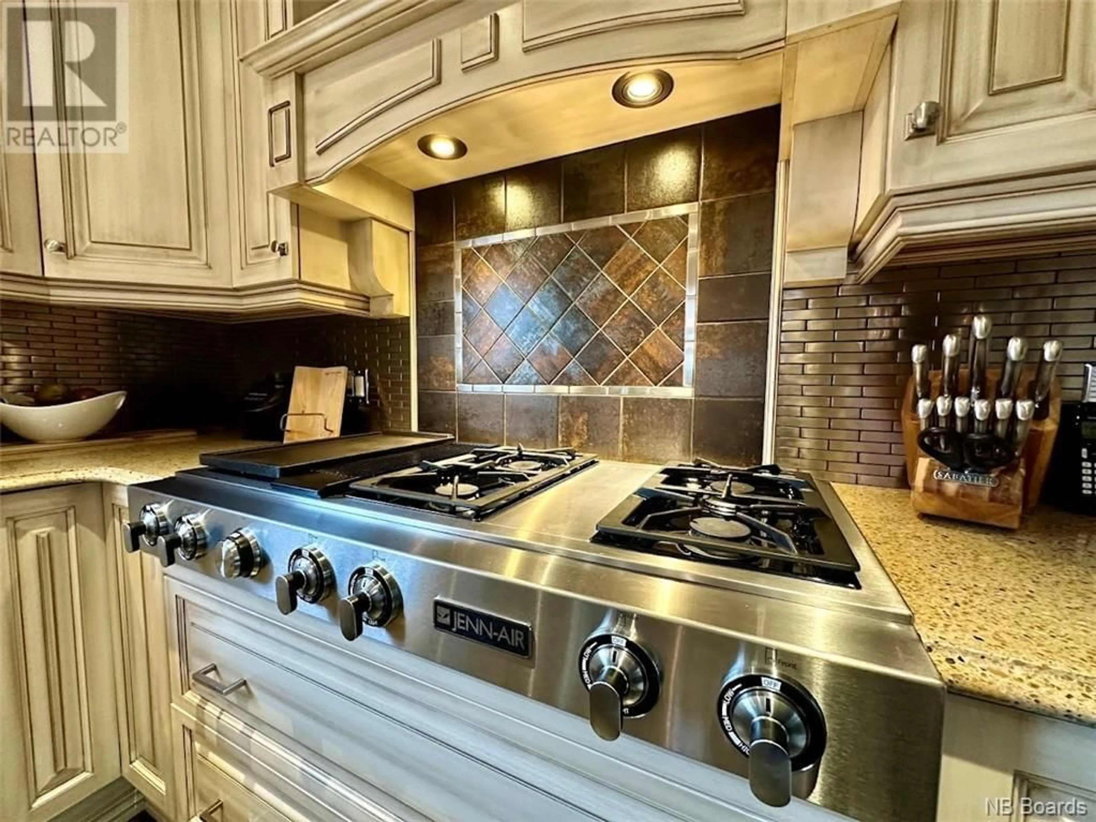 Contemporary kitchen, ceramic floors, mountain for 15 Paquin Street, Saint-Jacques New Brunswick E7B1V5