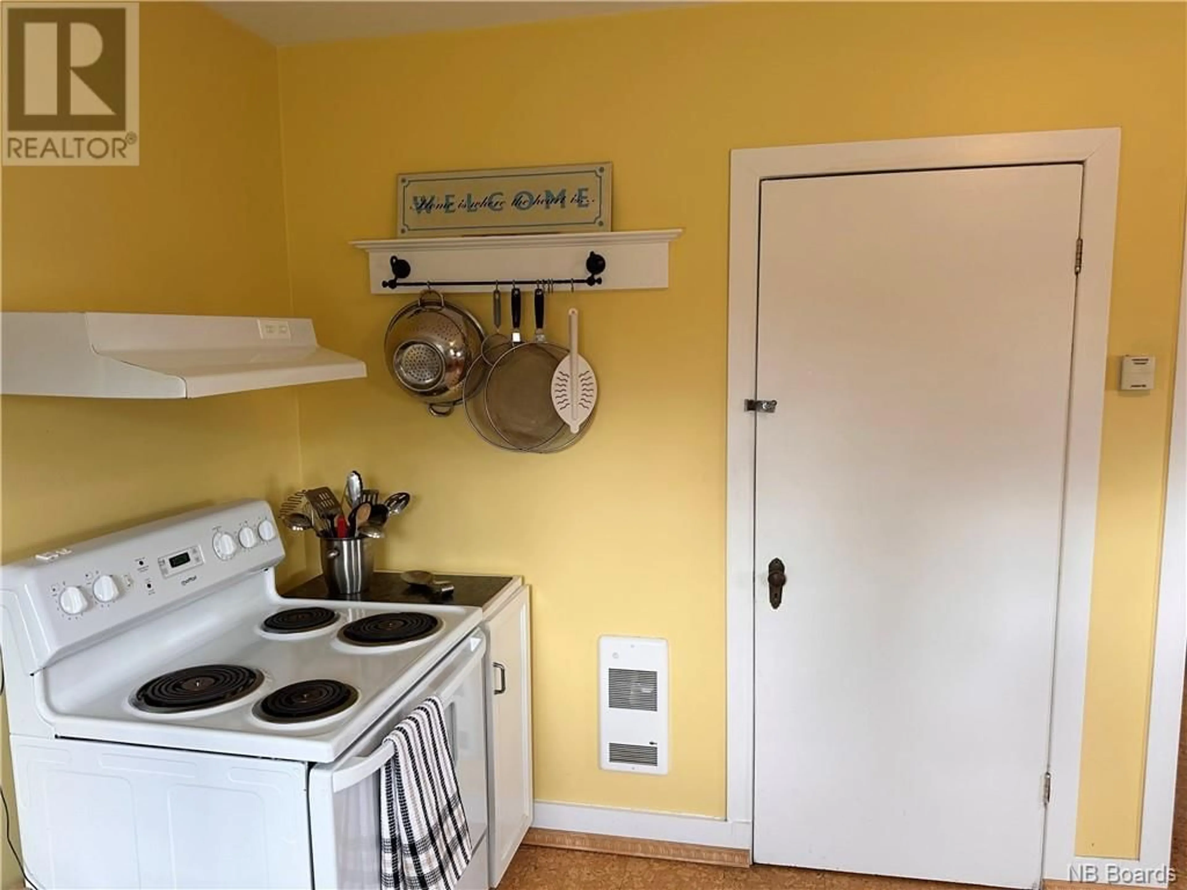 Standard kitchen for 233 Route 175, Pennfield New Brunswick E5H0B5