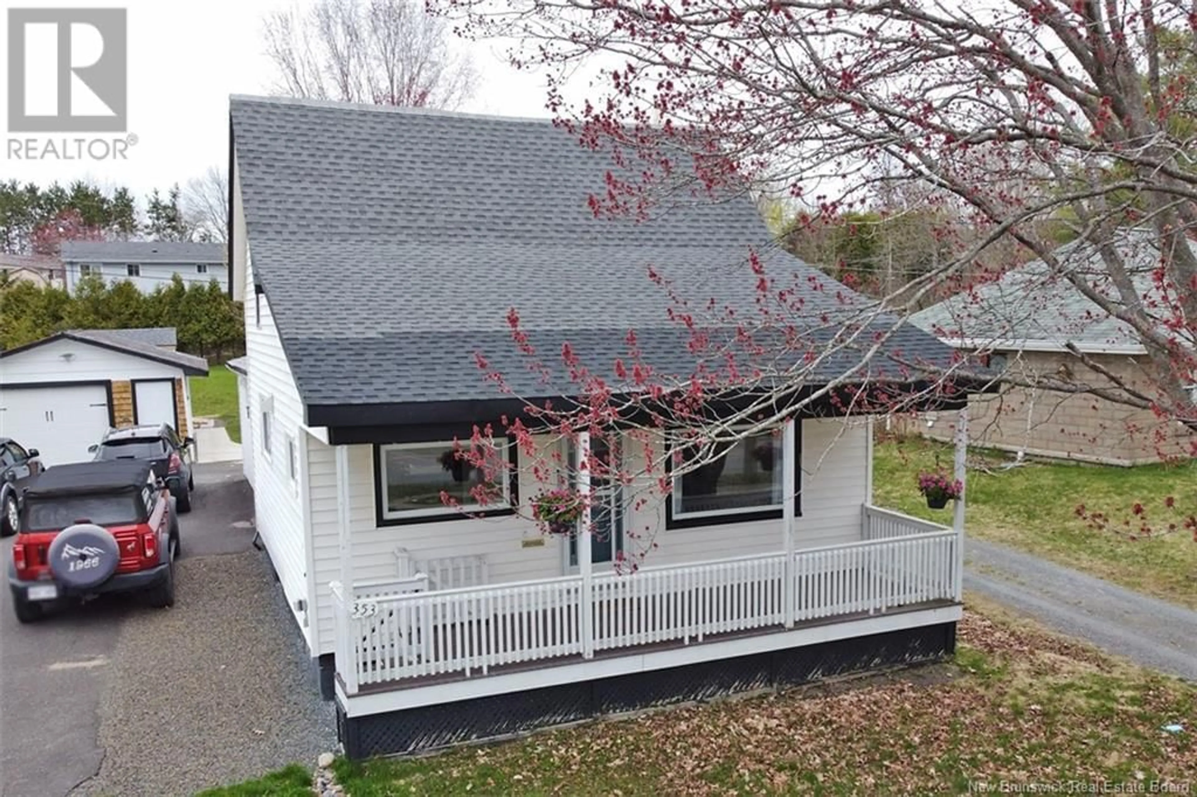 Home with vinyl exterior material for 353 Gibson Street, Fredericton New Brunswick E3A4E7