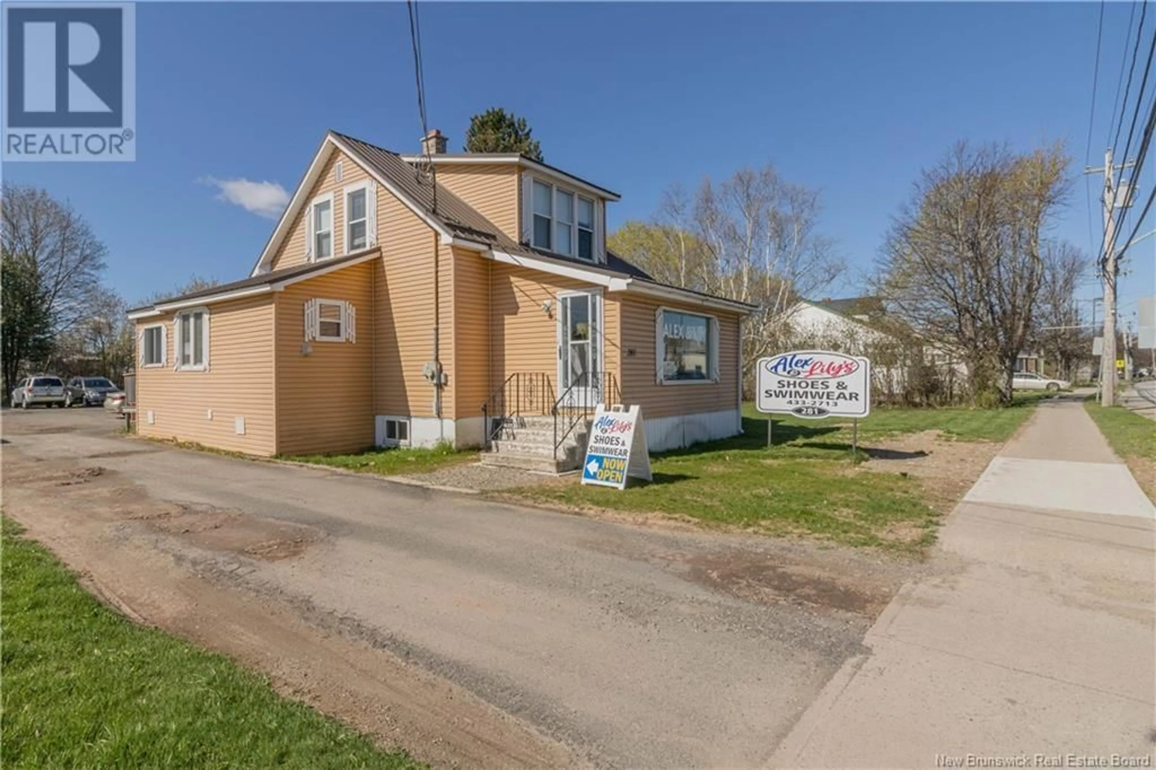 Frontside or backside of a home for 281 Main Street, Sussex New Brunswick E4E1R5