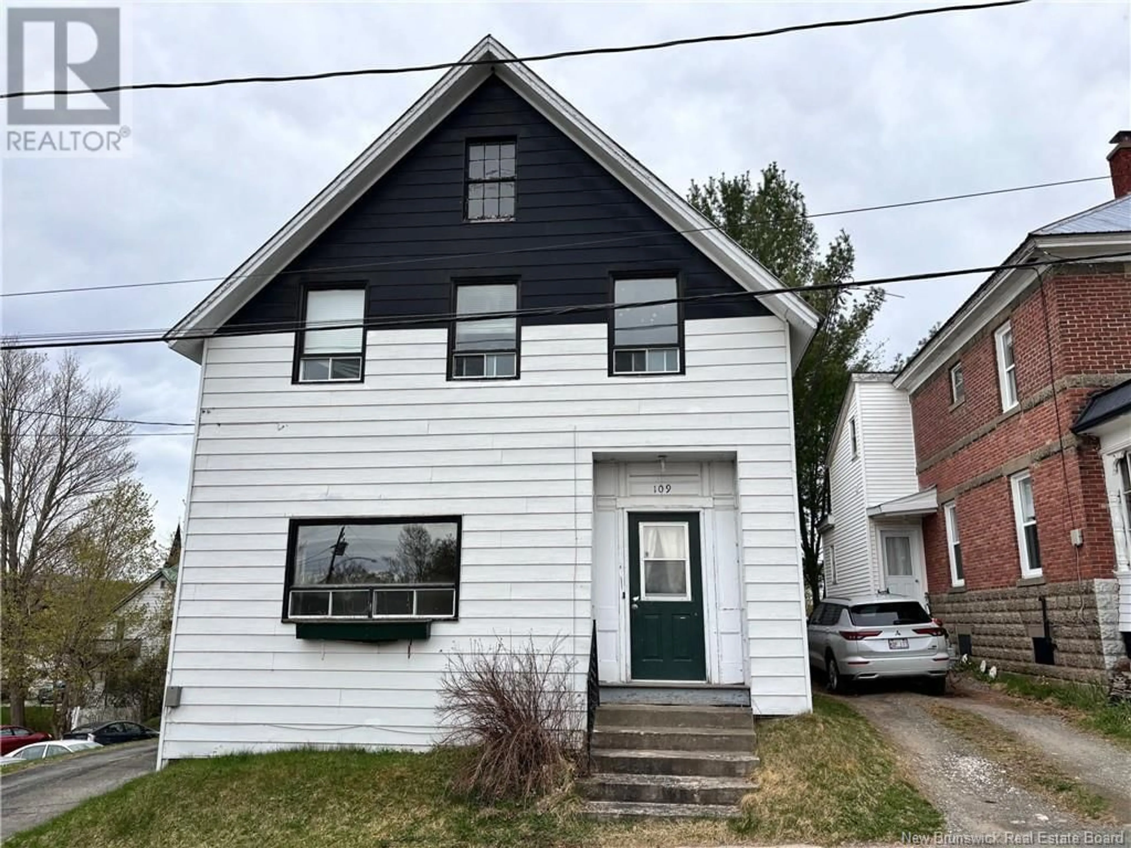 Frontside or backside of a home, the front or back of building for 109 Victoria Street, Woodstock New Brunswick E7M3A4