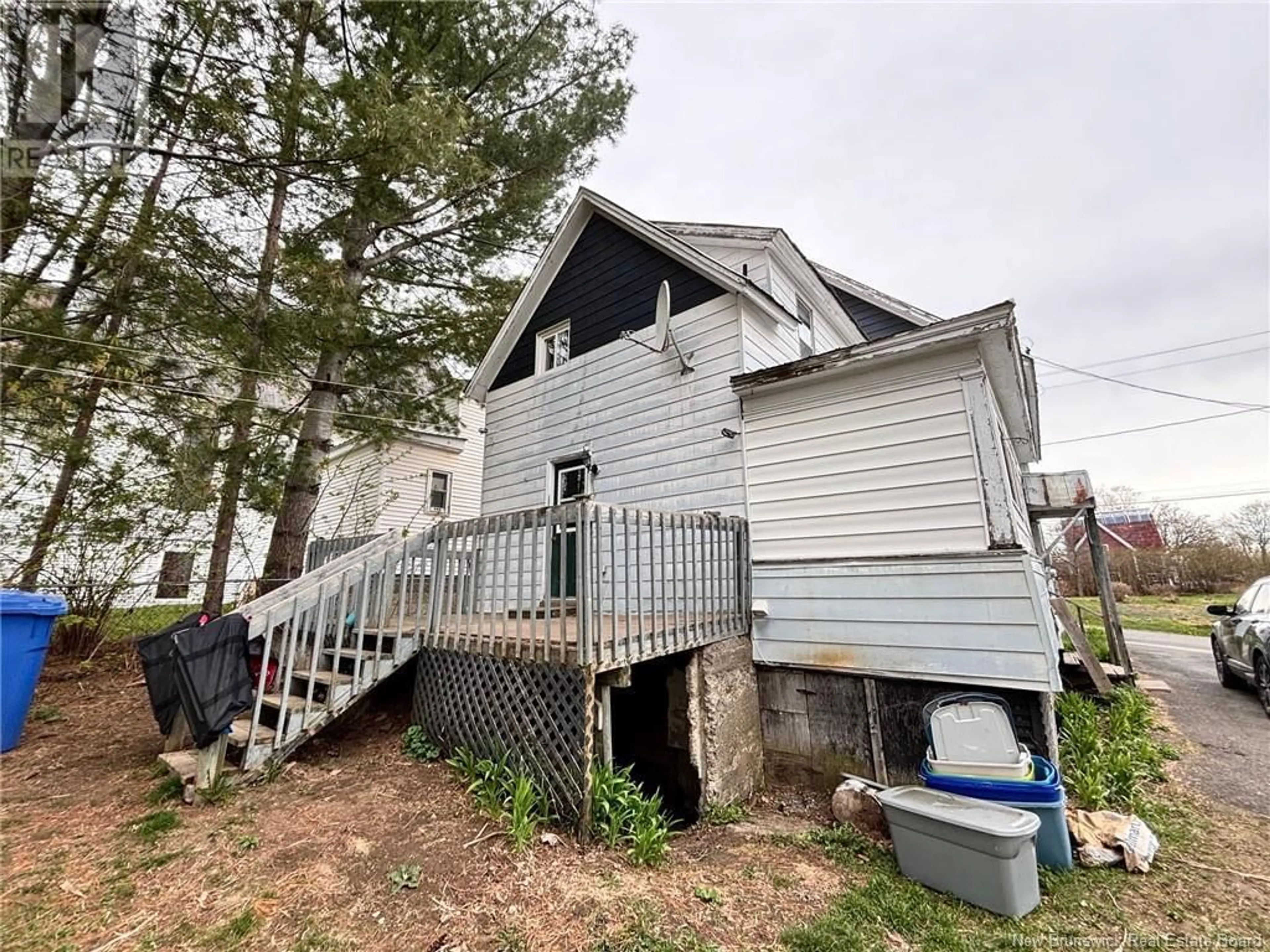 Frontside or backside of a home for 109 Victoria Street, Woodstock New Brunswick E7M3A4