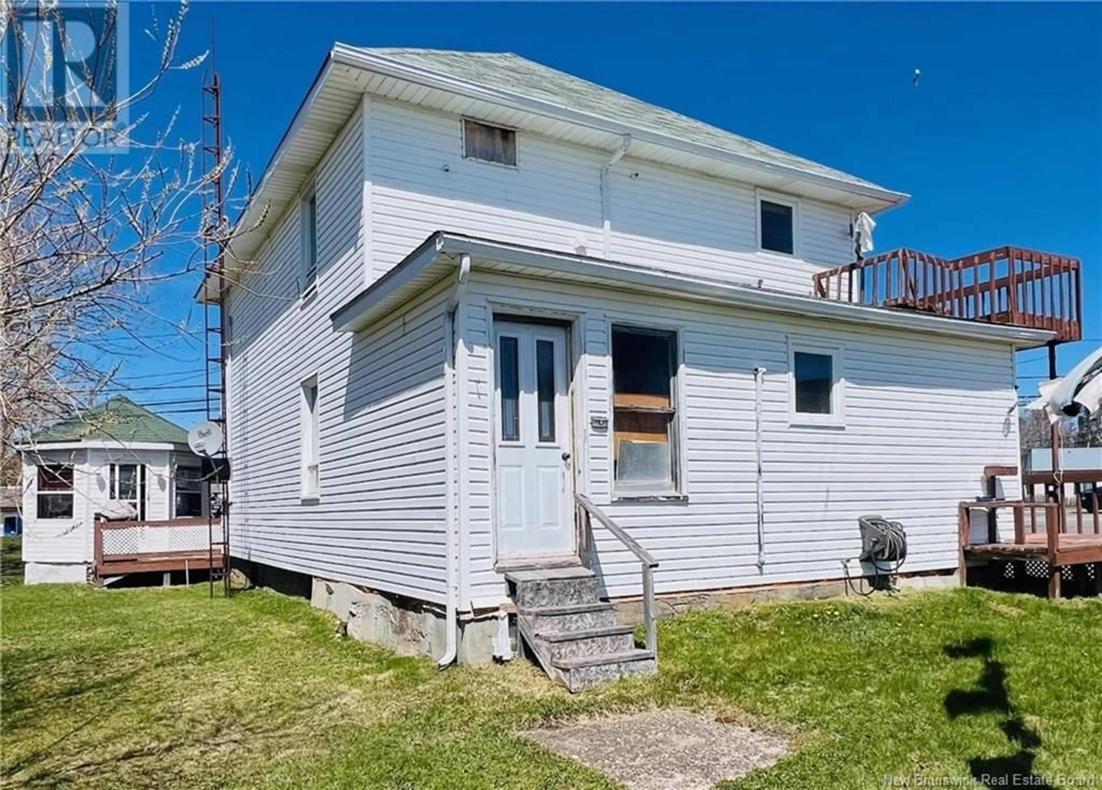 Frontside or backside of a home, cottage for 34 Rue Principale, Lamèque New Brunswick E8T1M4