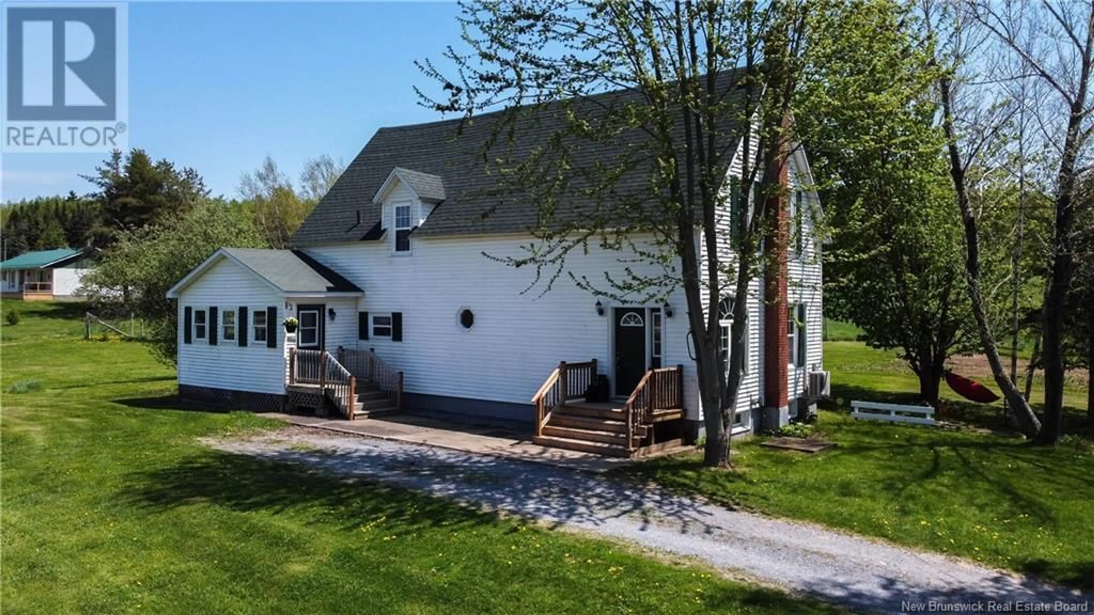 Cottage for 1164 Riverview East Drive, Apohaqui New Brunswick E5P1A6