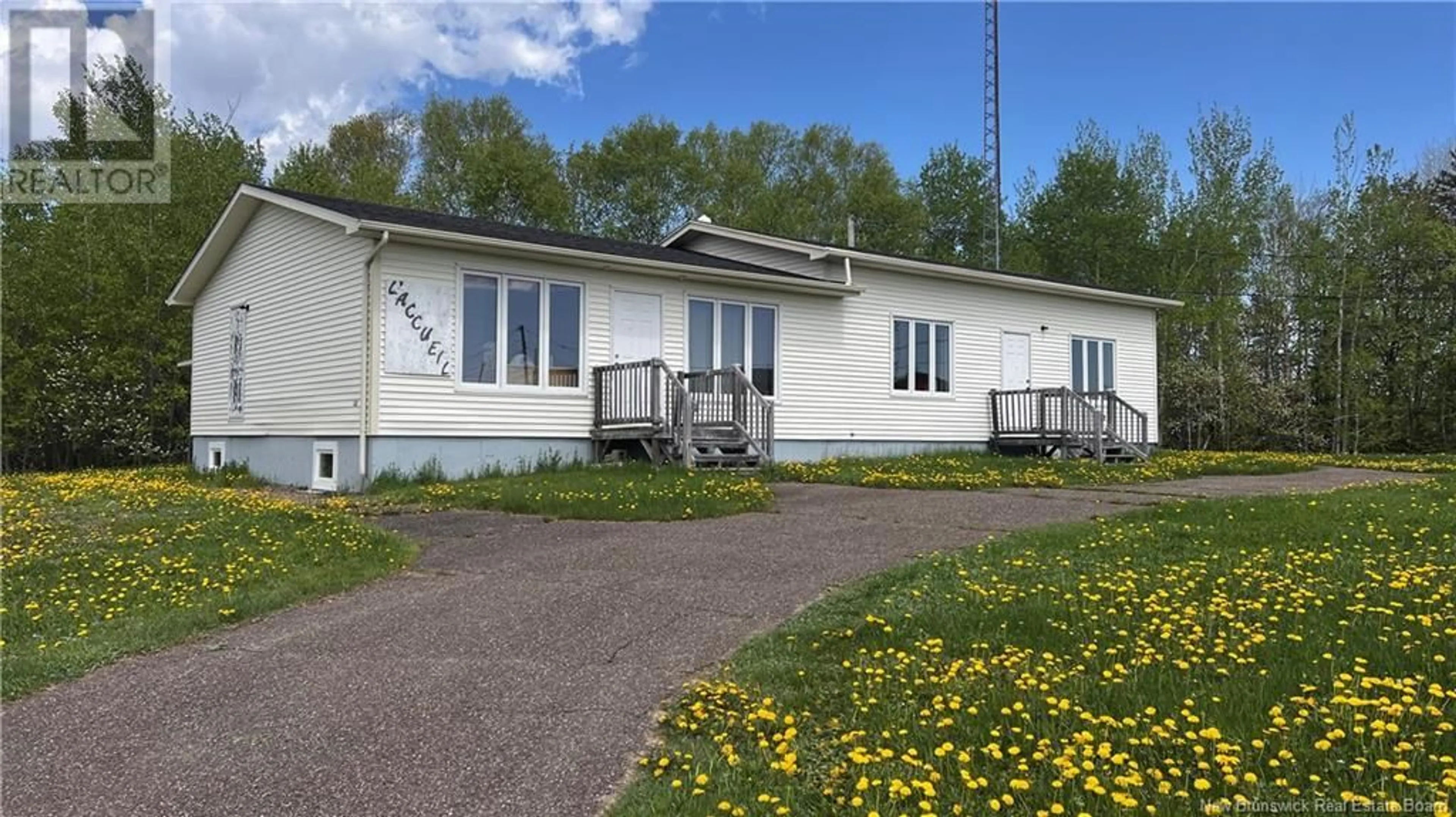 Home with vinyl exterior material, building for 1913 ROUTE 160, Saint-Sauveur New Brunswick E8L1N5