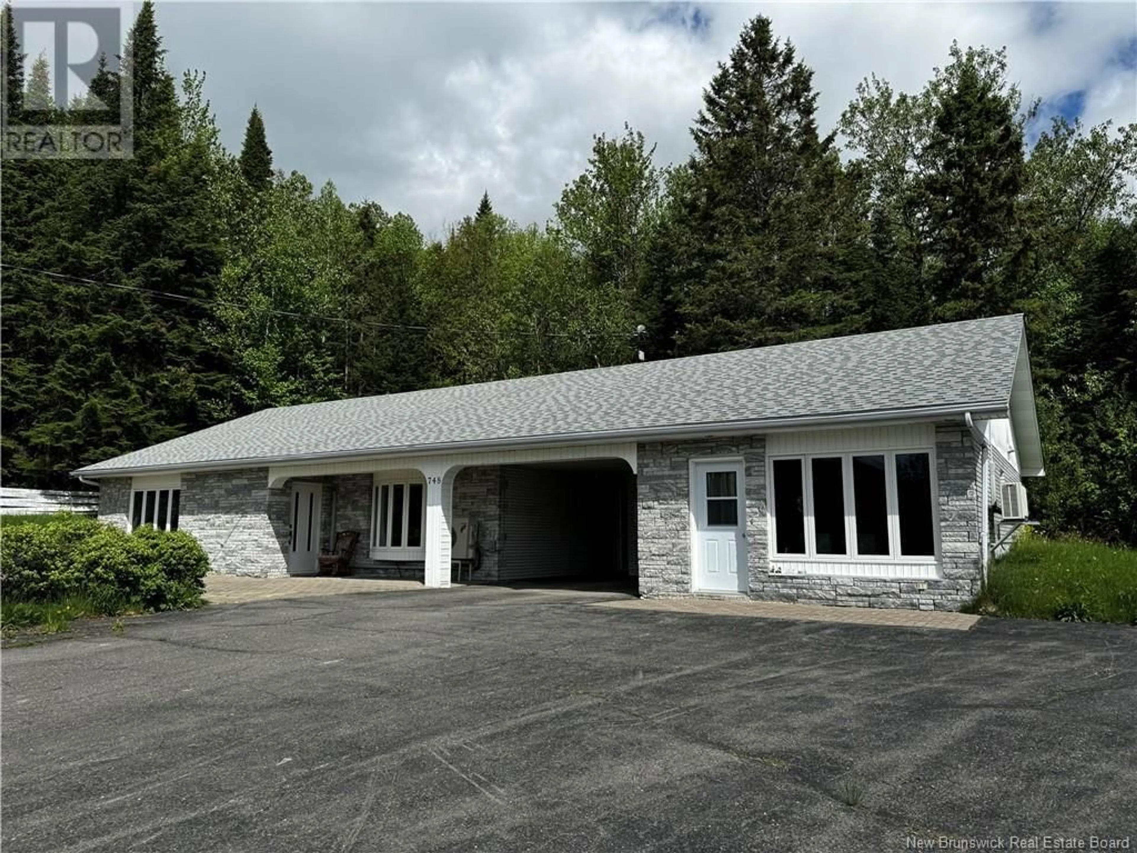 Outside view for 748 CANADA Road, Edmundston New Brunswick E3V1W4