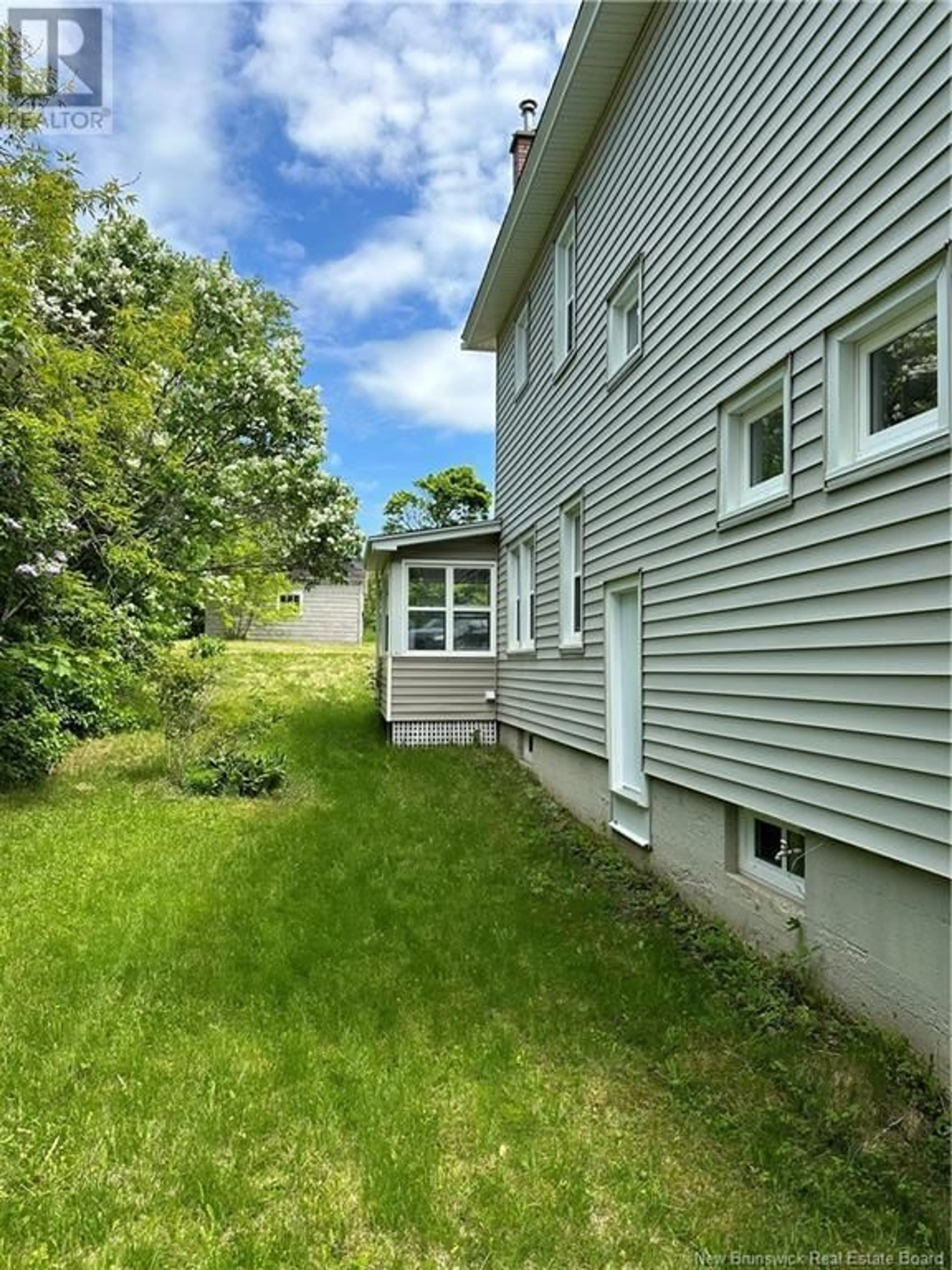 Fenced yard for 745 Murray Avenue, Bathurst New Brunswick E2A1V3