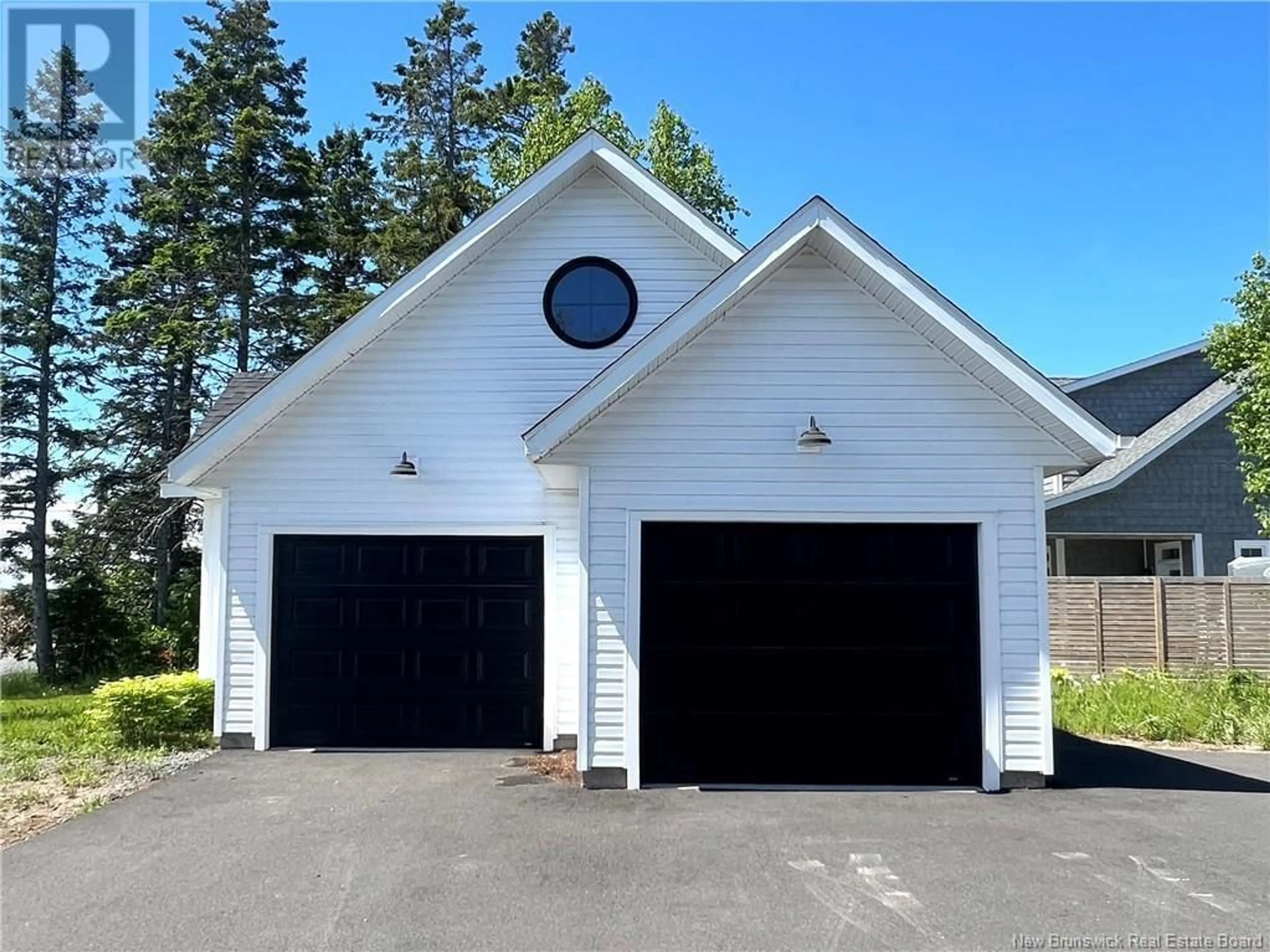 Indoor garage for 251 Bayshore, Bathurst New Brunswick E2A6A5