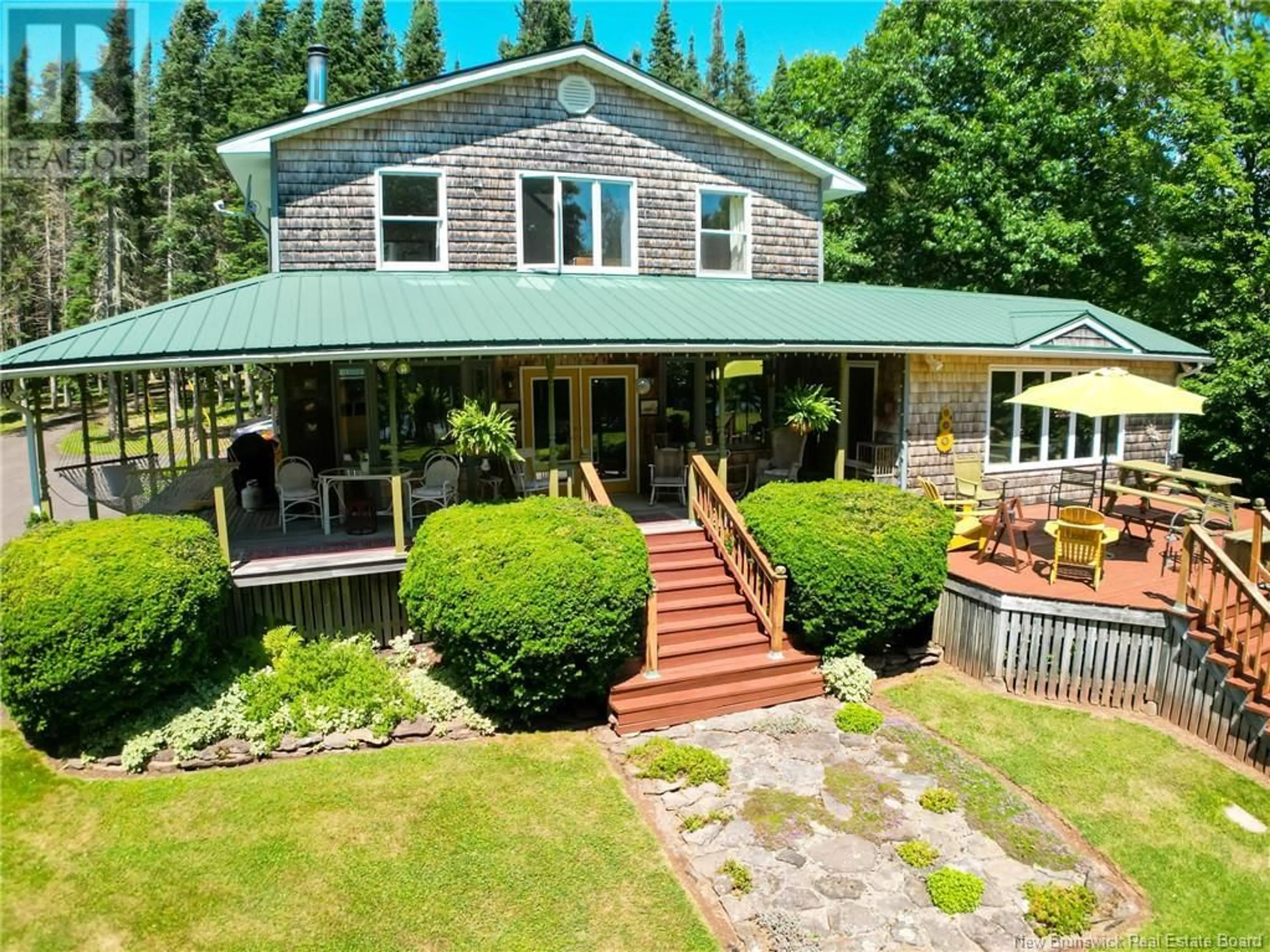 Cottage for 1987 Lakeview Road, Cambridge-Narrows New Brunswick E4C1N3