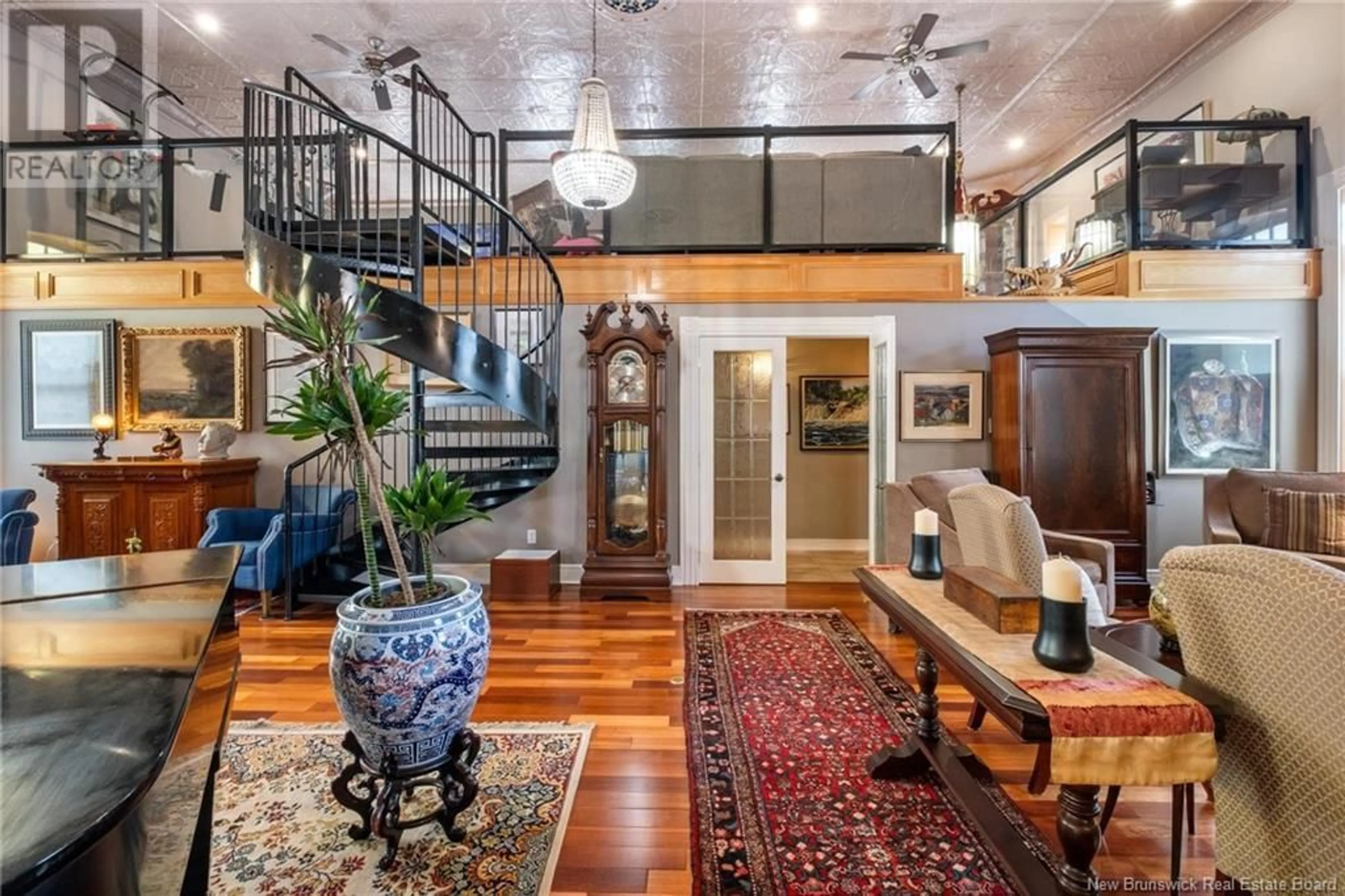 Indoor foyer for 158-162 CHARLOTTE STREET, Saint John New Brunswick E2L2J7
