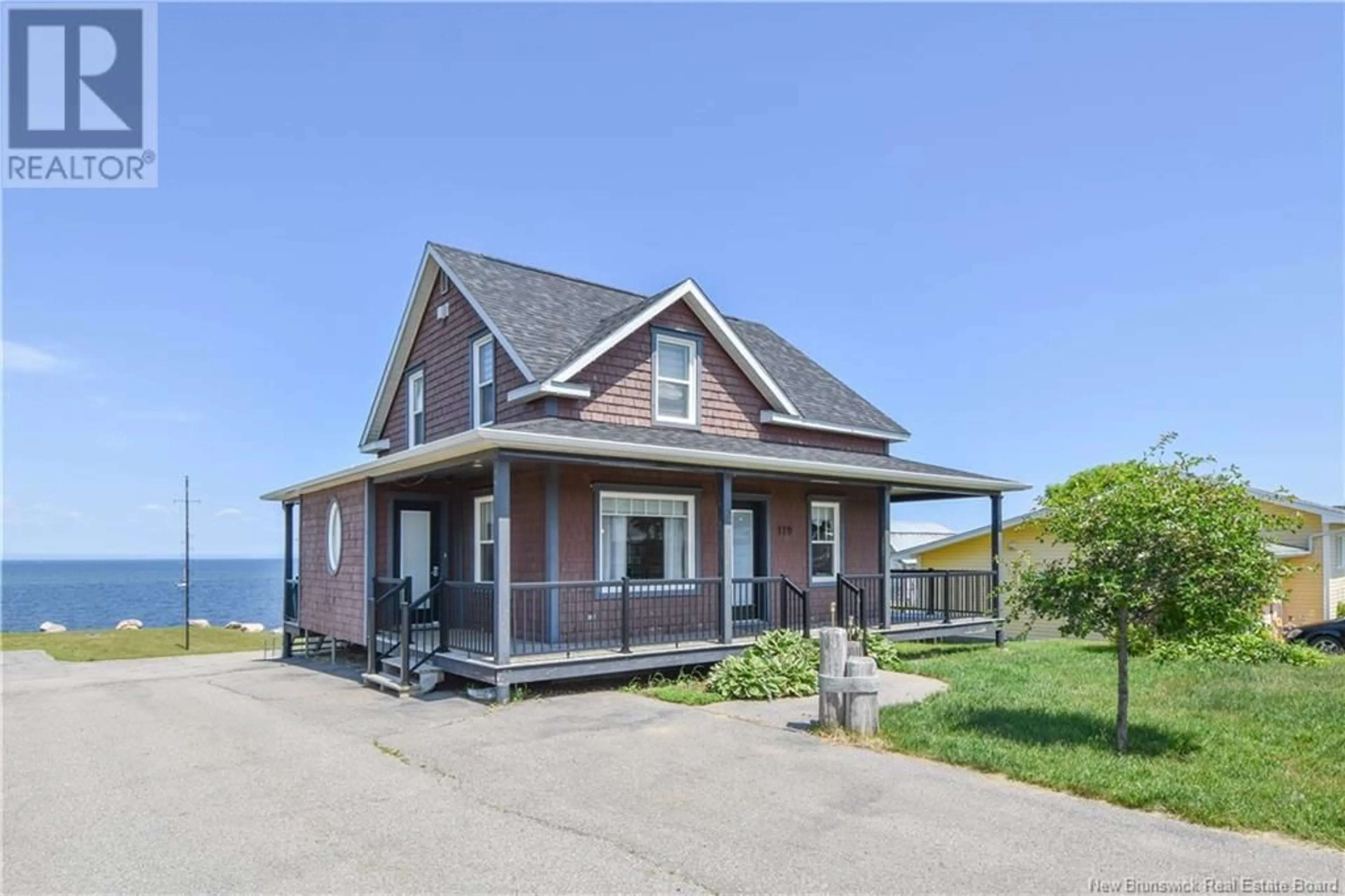 Cottage for 179 Saint-Pierre Est Boulevard, Caraquet New Brunswick E1W1B1