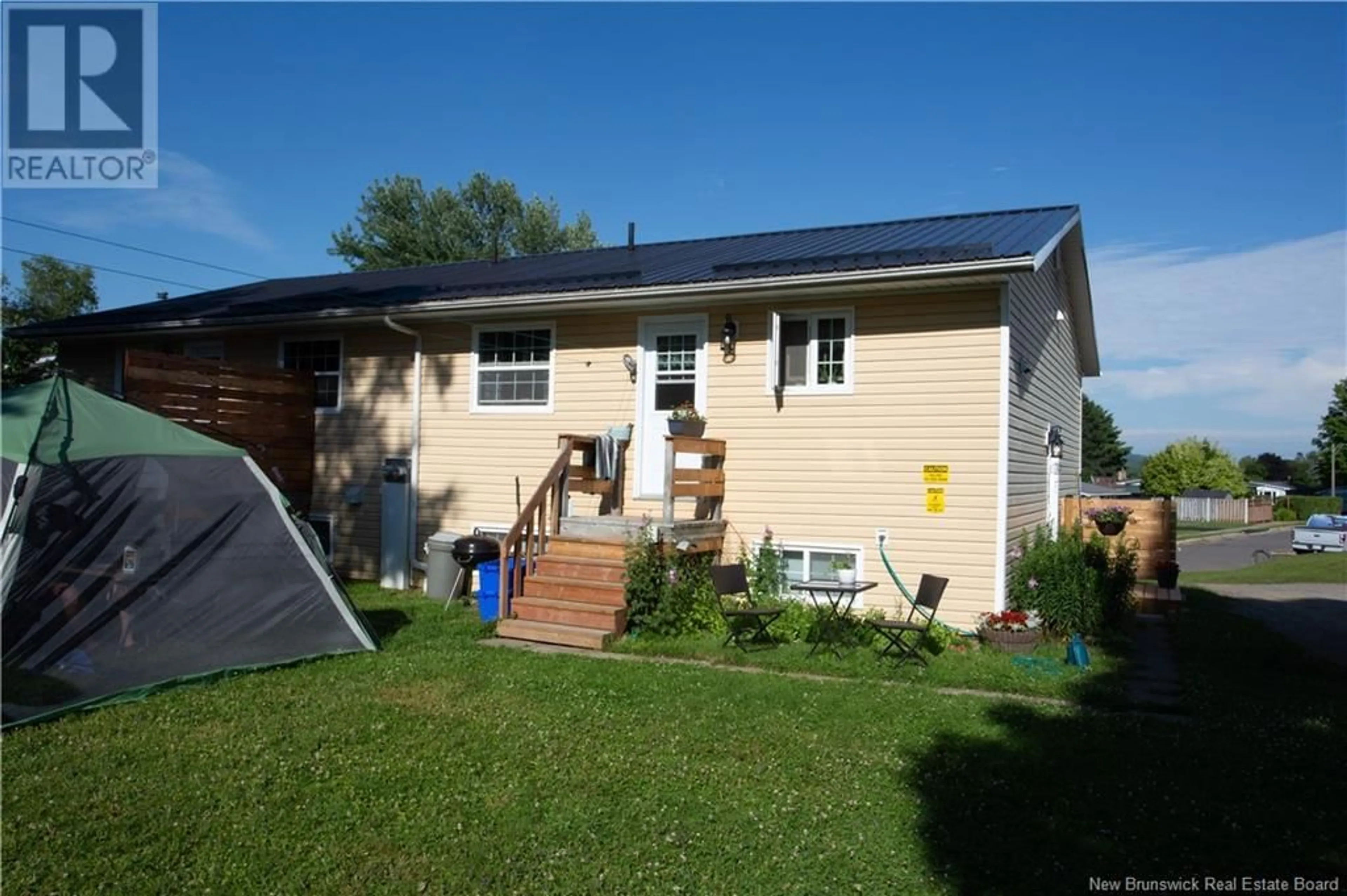 Frontside or backside of a home for 25 & 27 Snowball Crescent, Nackawic New Brunswick E6G1C8