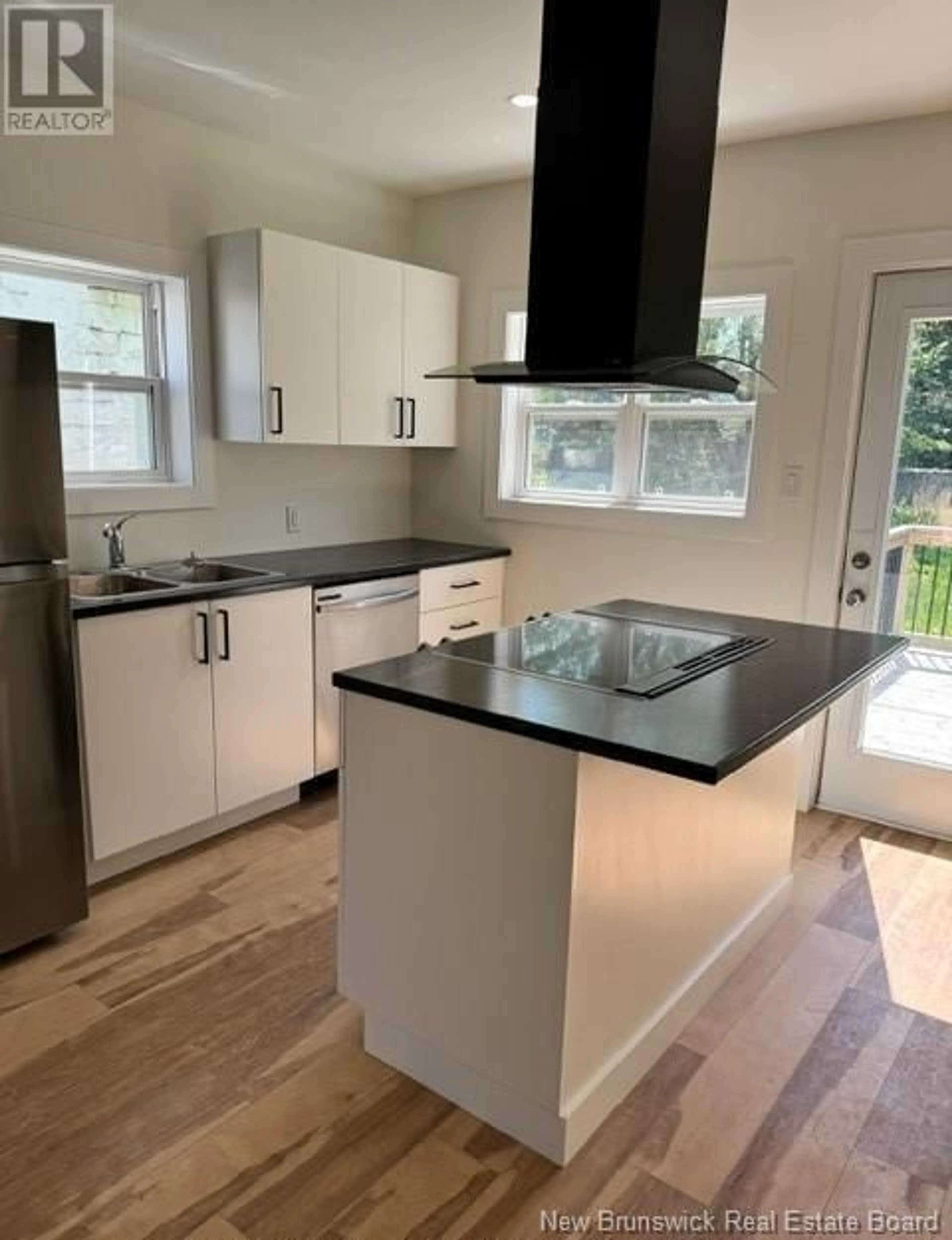 Contemporary kitchen for 10 LOCKHART Avenue, Moncton New Brunswick E1C6R1