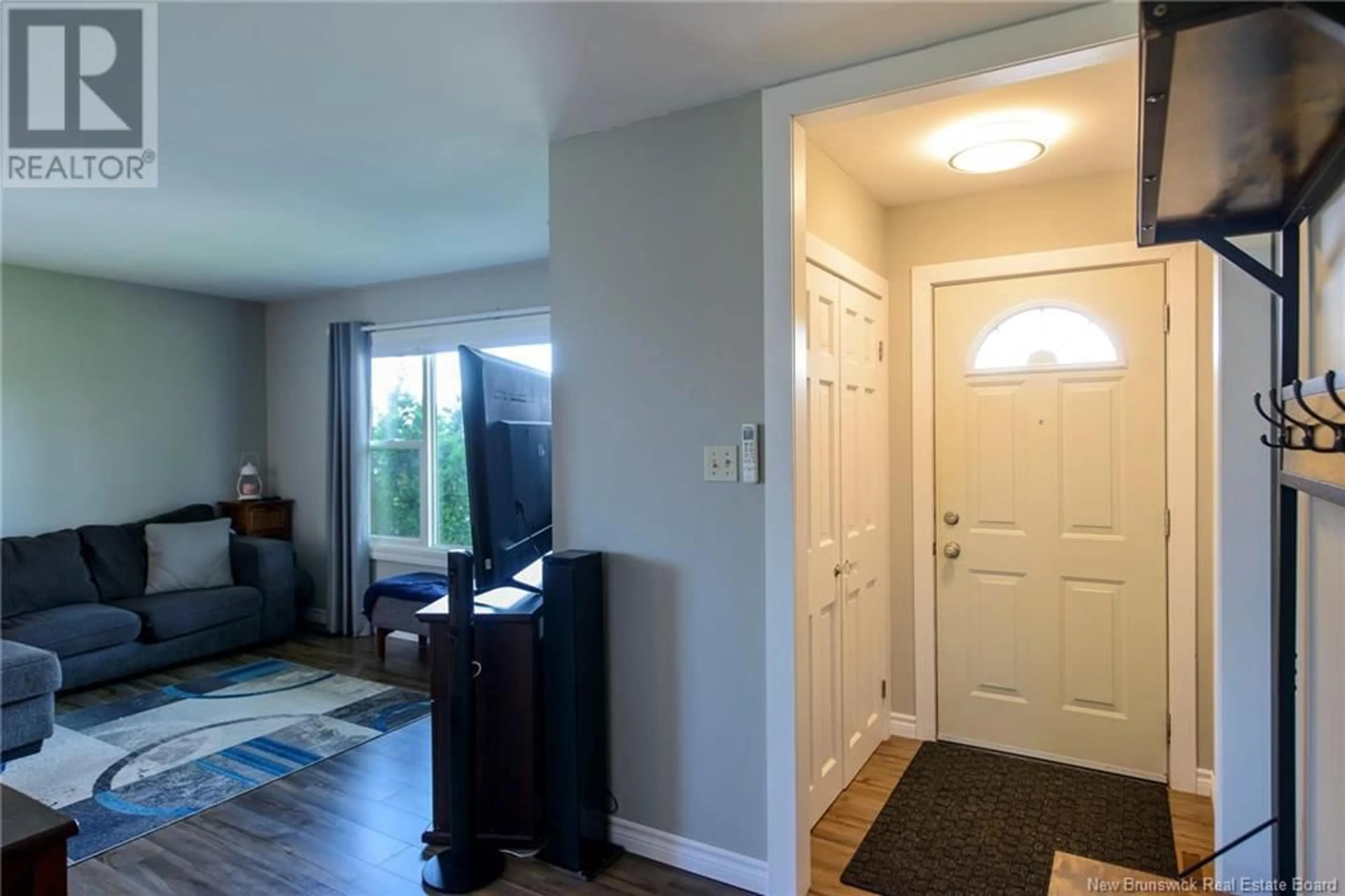 Indoor entryway for 17 Keith Court, Saint John New Brunswick E2J3H4