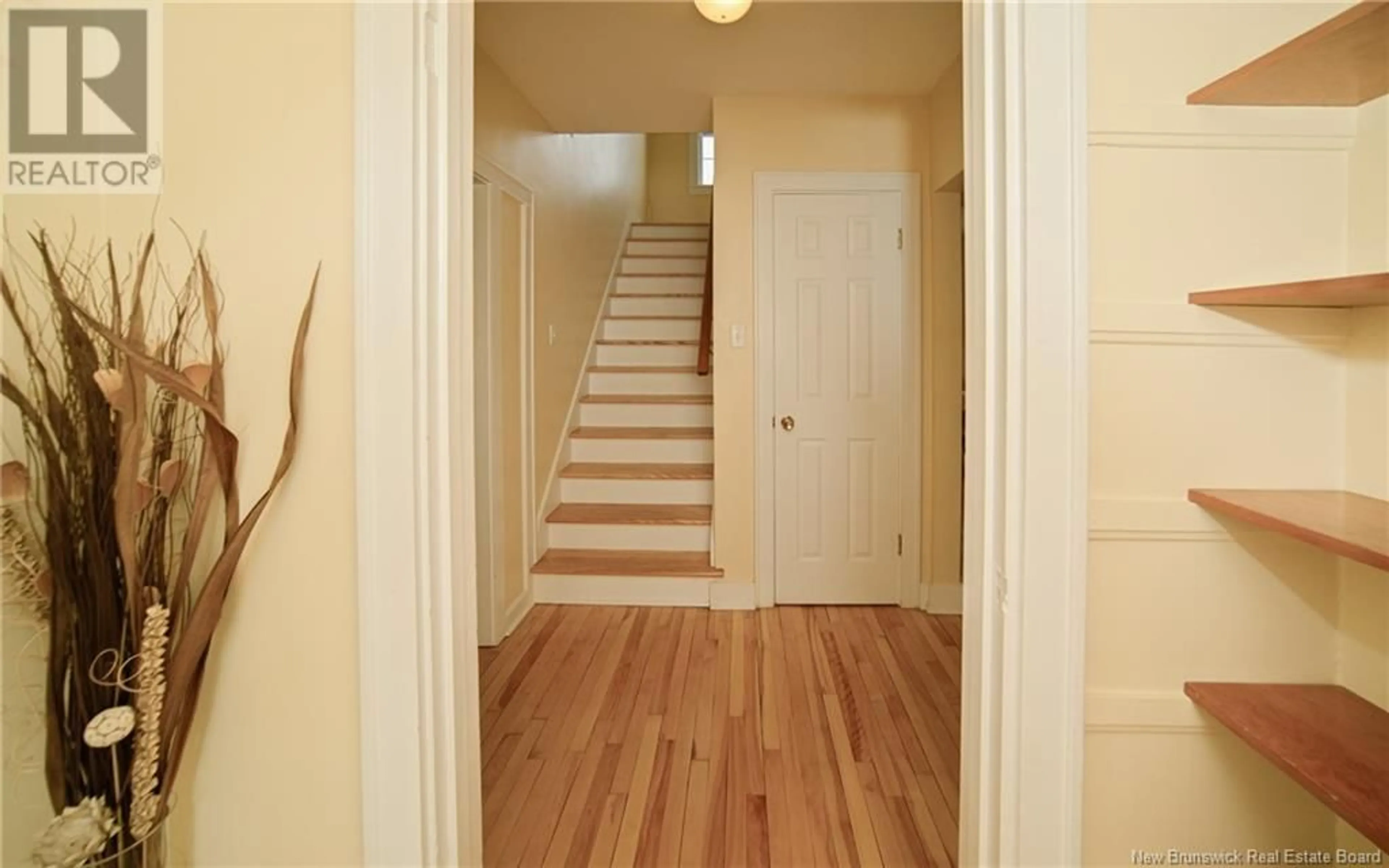 Indoor foyer for 45 Duke Street, St. Stephen New Brunswick E3L2H1