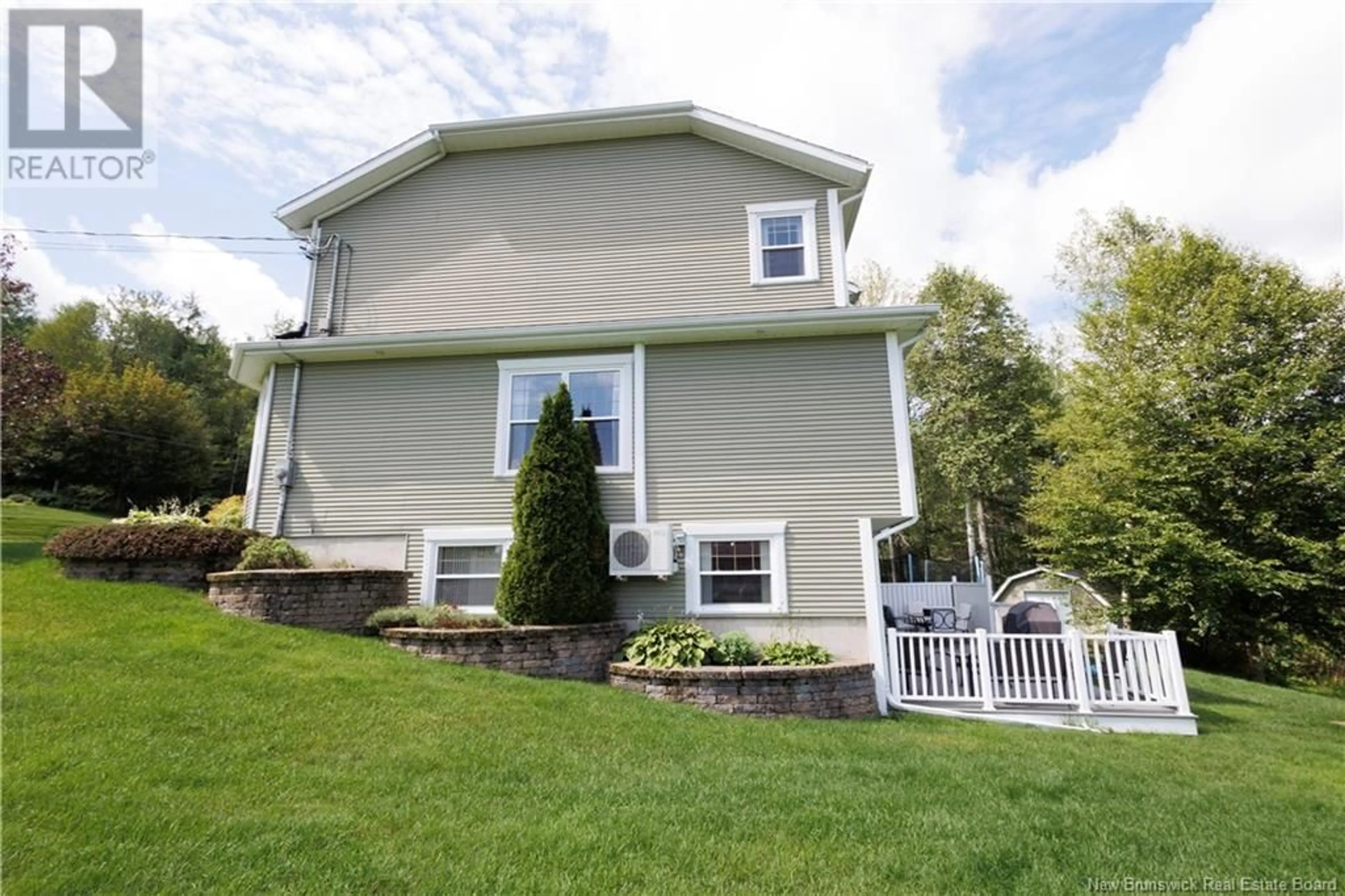 Home with vinyl exterior material, unknown for 90 NOWLAN STREET, Grand-Sault/Grand Falls New Brunswick E3Z1B2