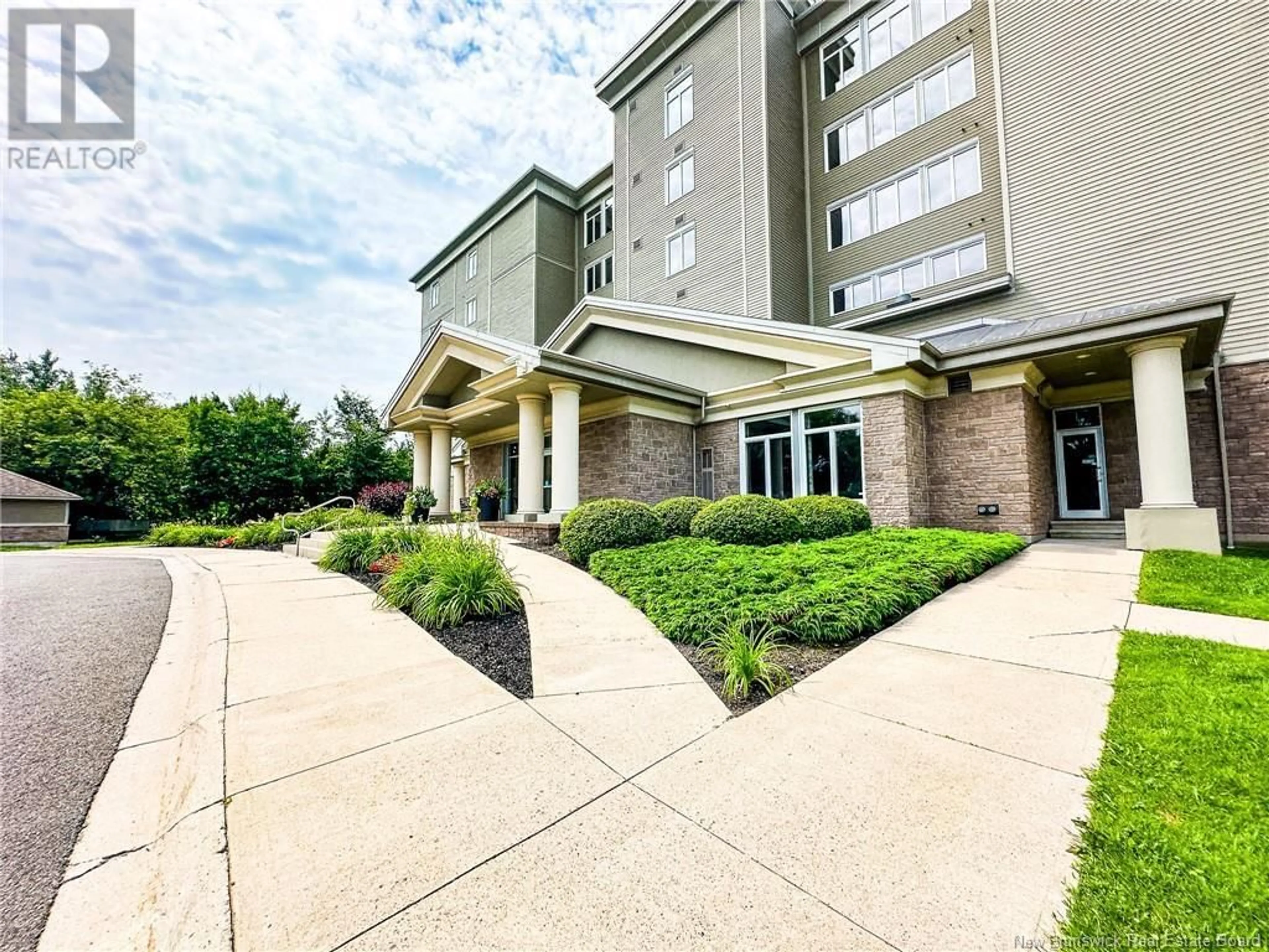 Indoor foyer for 1 Southview Lane Unit# 203, Fredericton New Brunswick E3A5V3