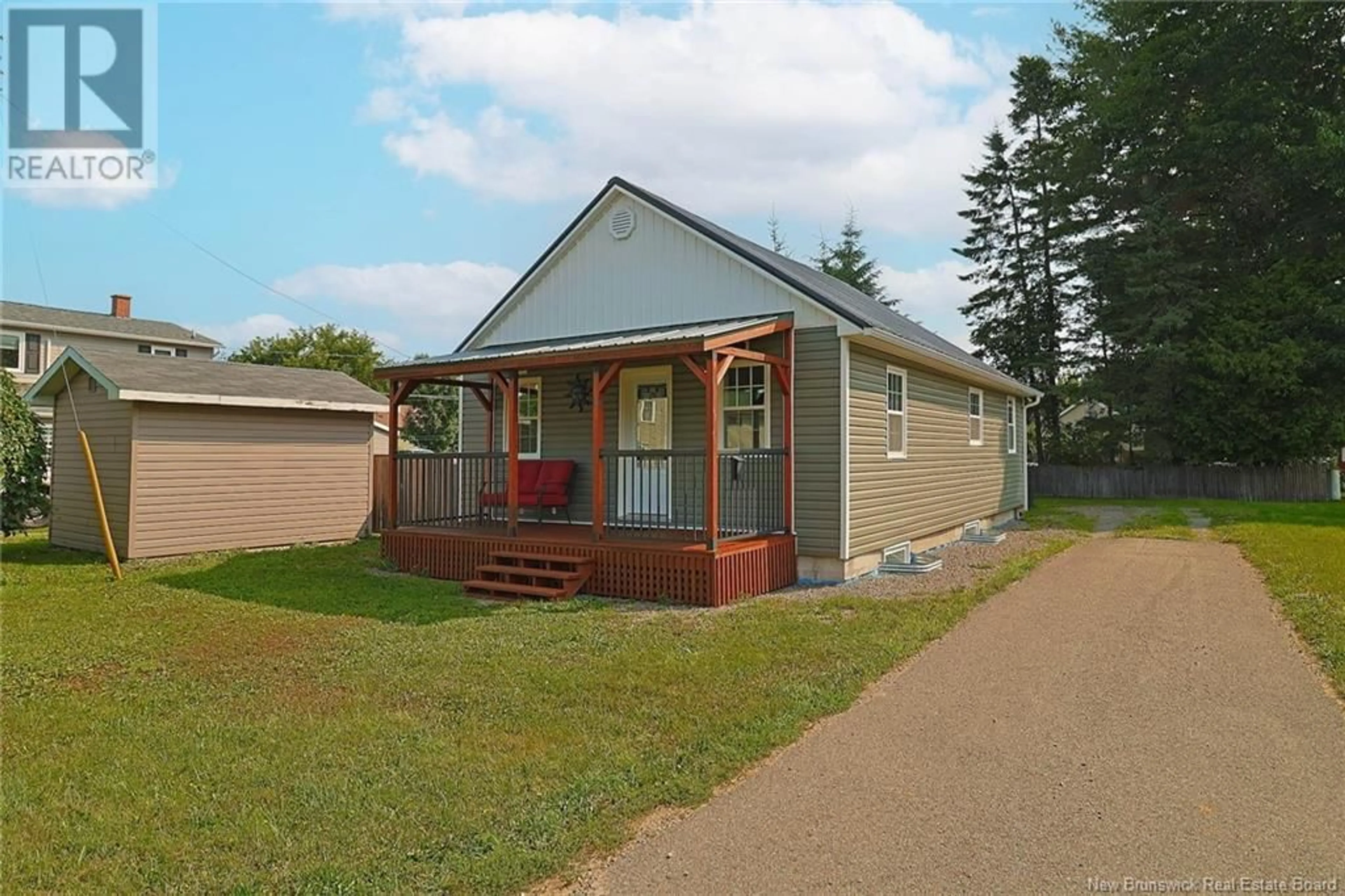 Frontside or backside of a home for 11 DAVIS Street, Fredericton New Brunswick E3A3W2