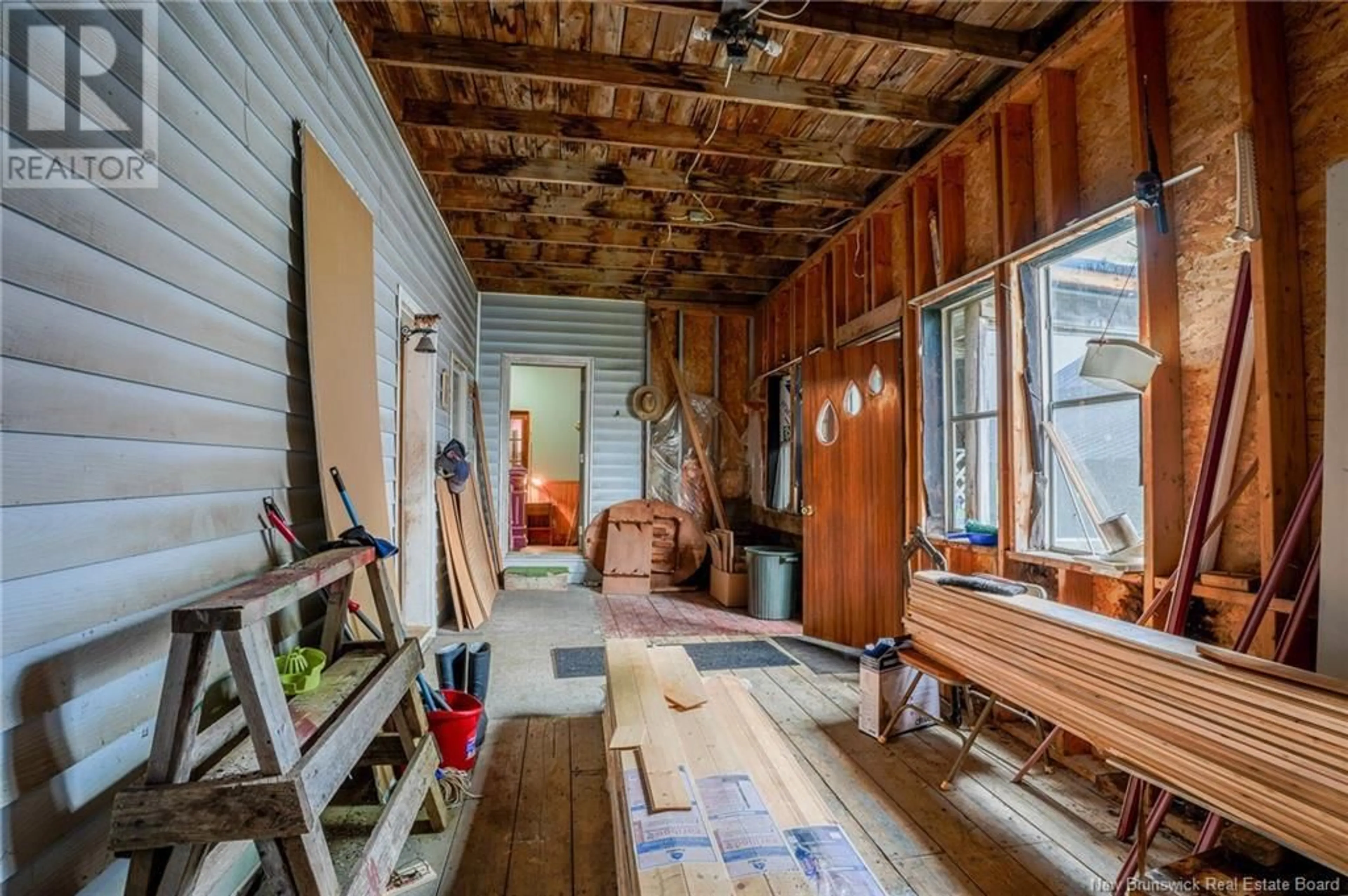 Indoor entryway, wood floors for 318 Debec Road, Debec New Brunswick E7N3B1