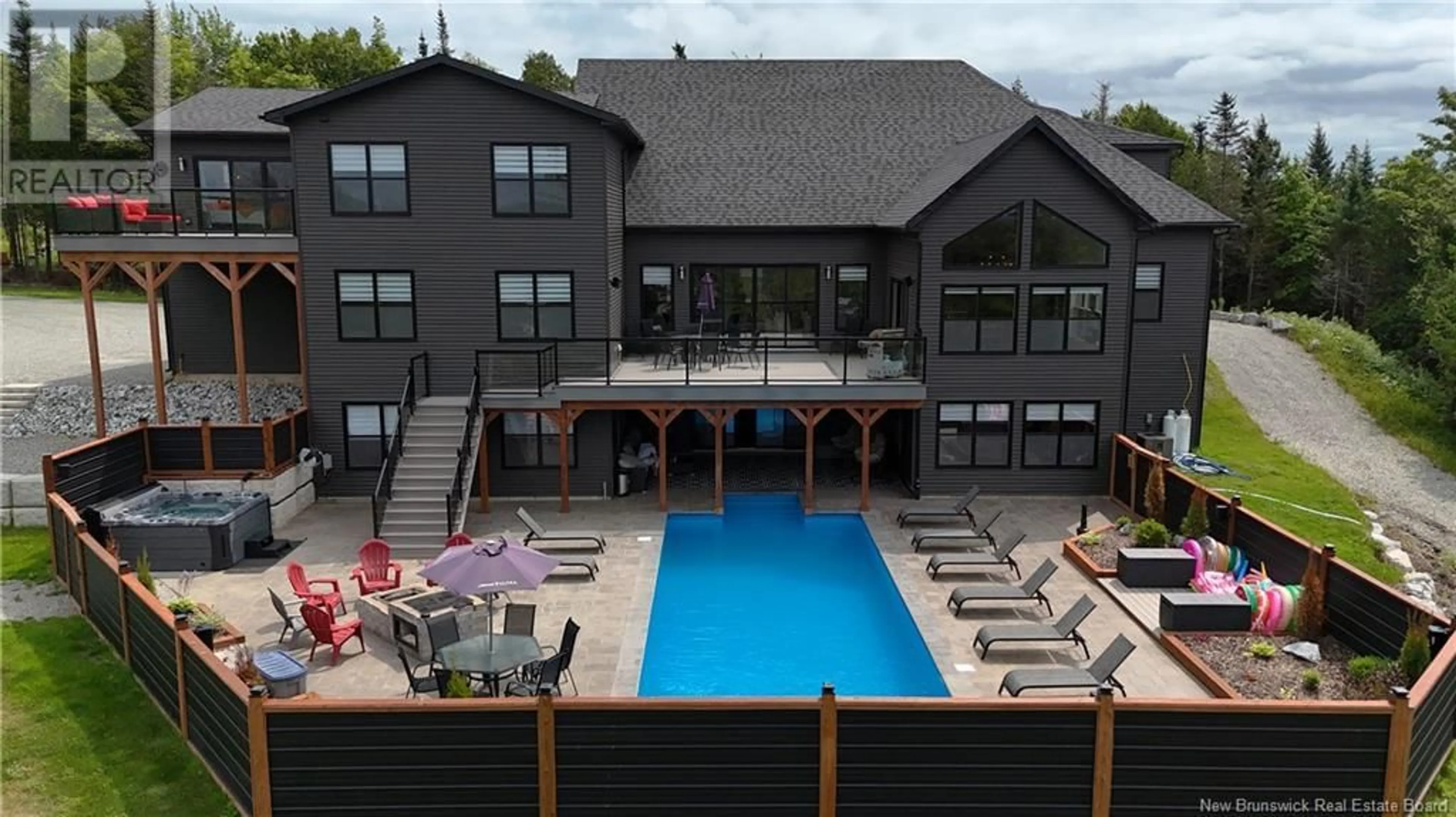 Indoor or outdoor pool for 21 Khaki Court, Quispamsis New Brunswick E2G0K6