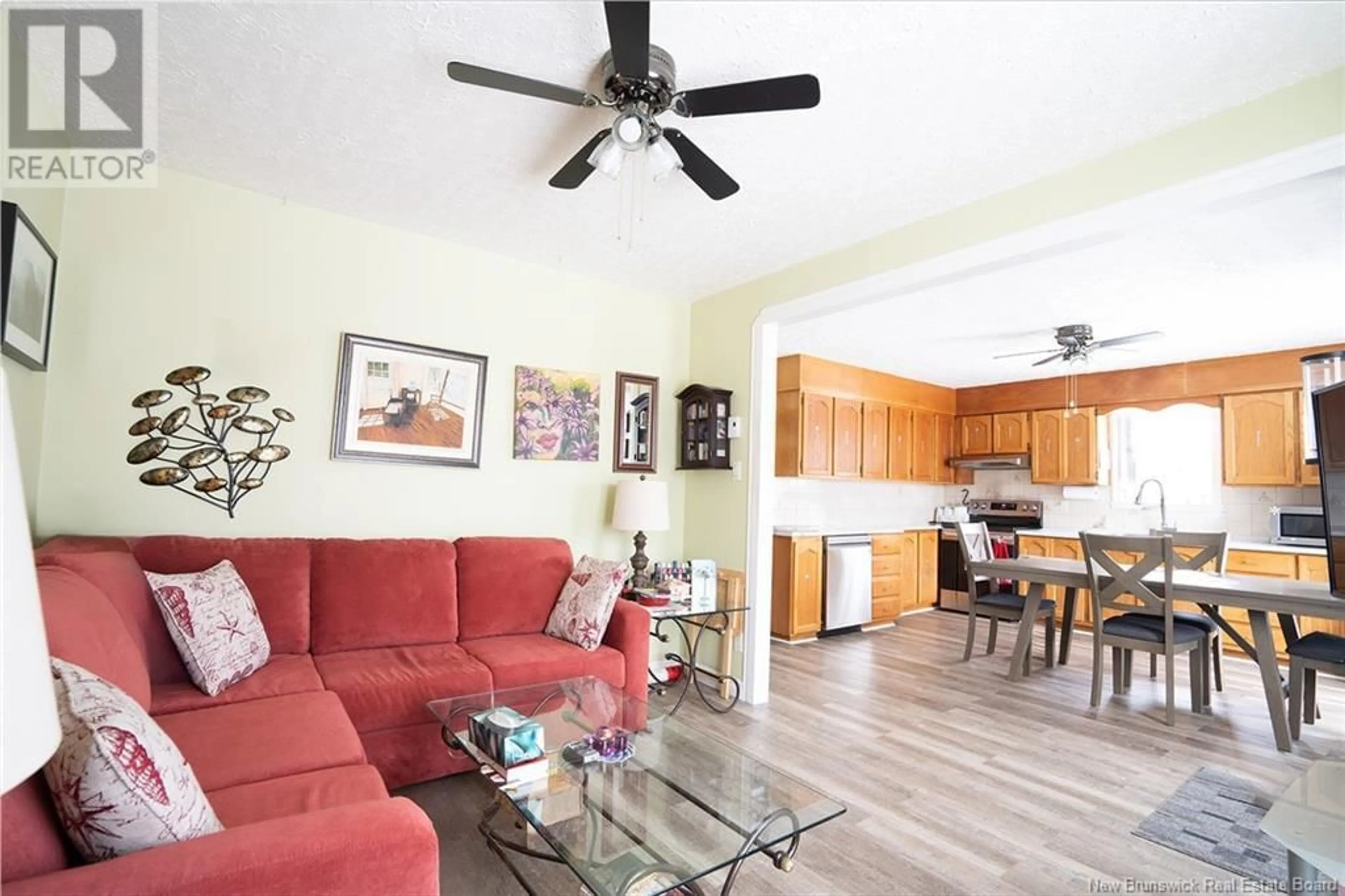 Living room, wood floors for 7261 17 Route, Kedgwick New Brunswick E8B1W4