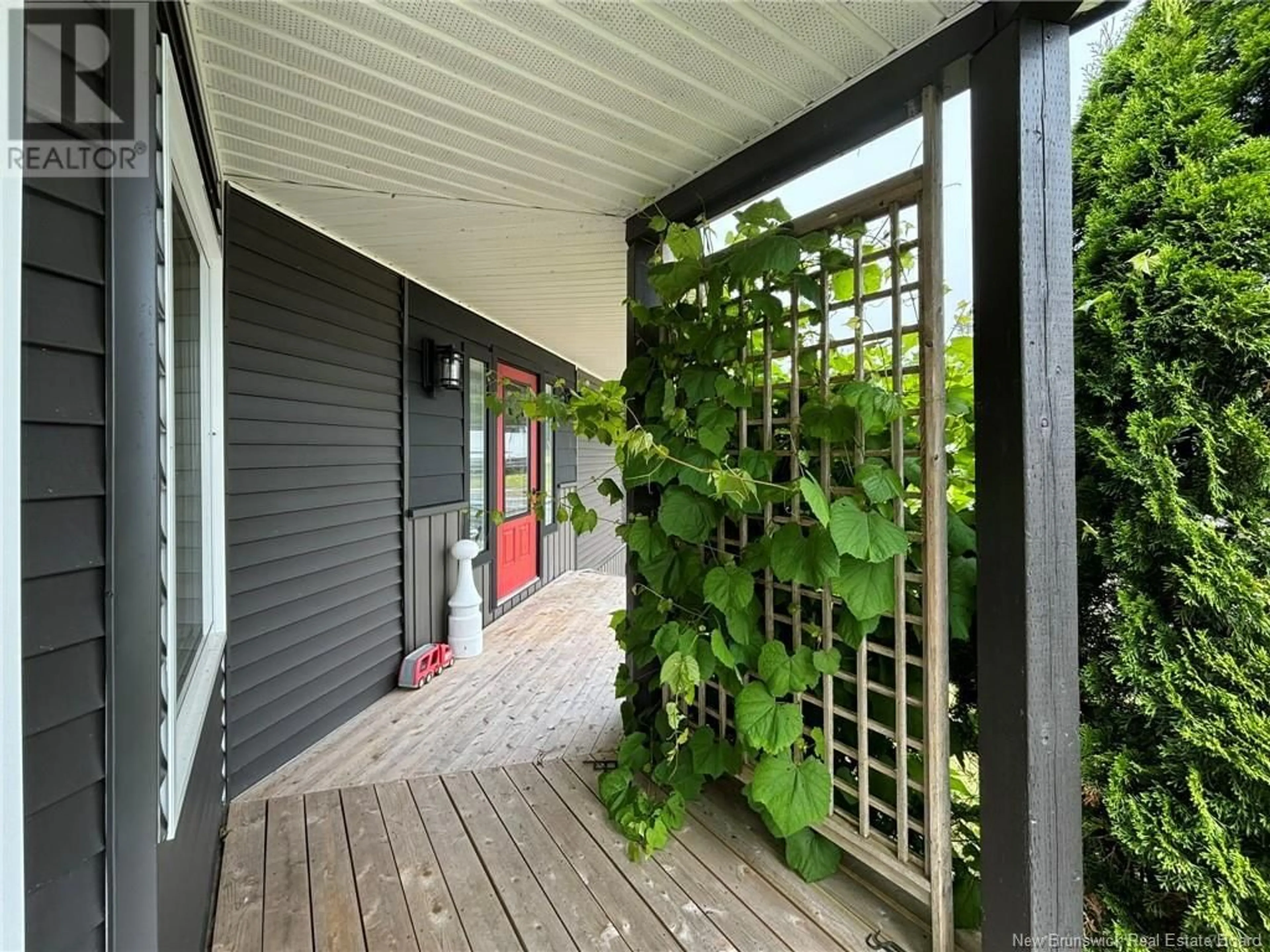 Indoor entryway, wood floors for 2062 Route 776 Route, Grand Manan Island New Brunswick E5G3H6