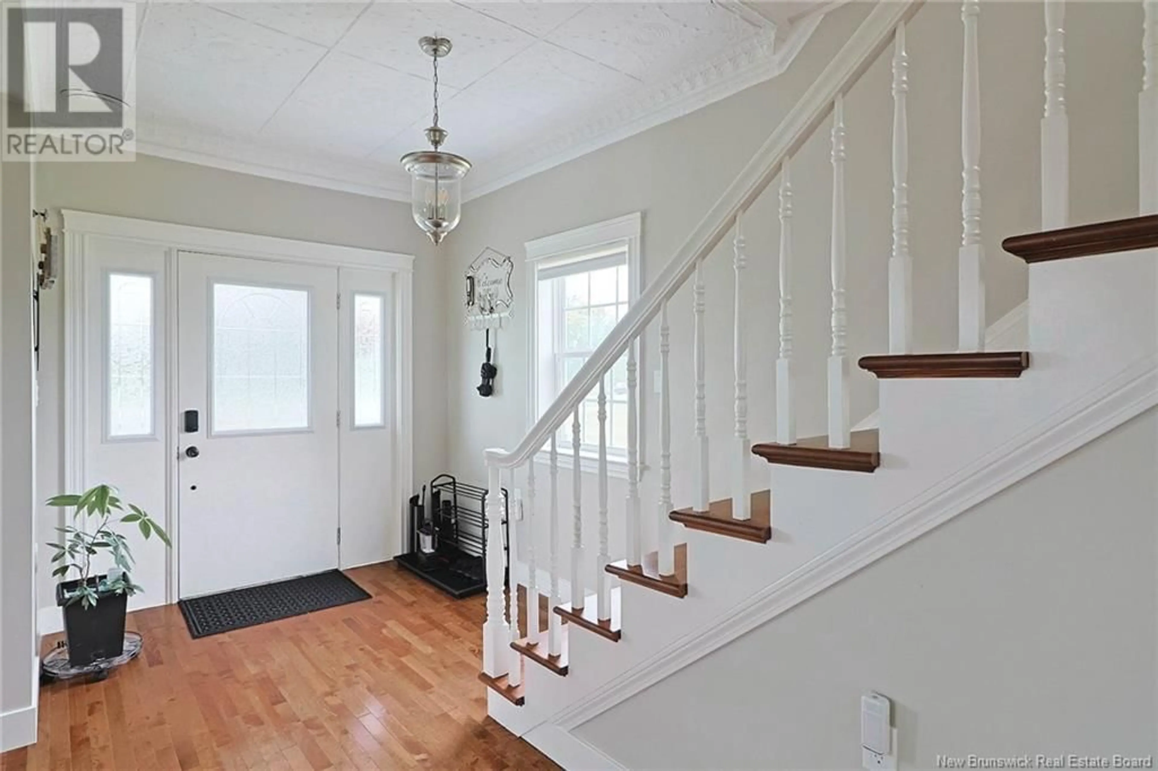 Indoor entryway, wood floors for 699 ROUTE 105, Maugerville New Brunswick E3A8L1