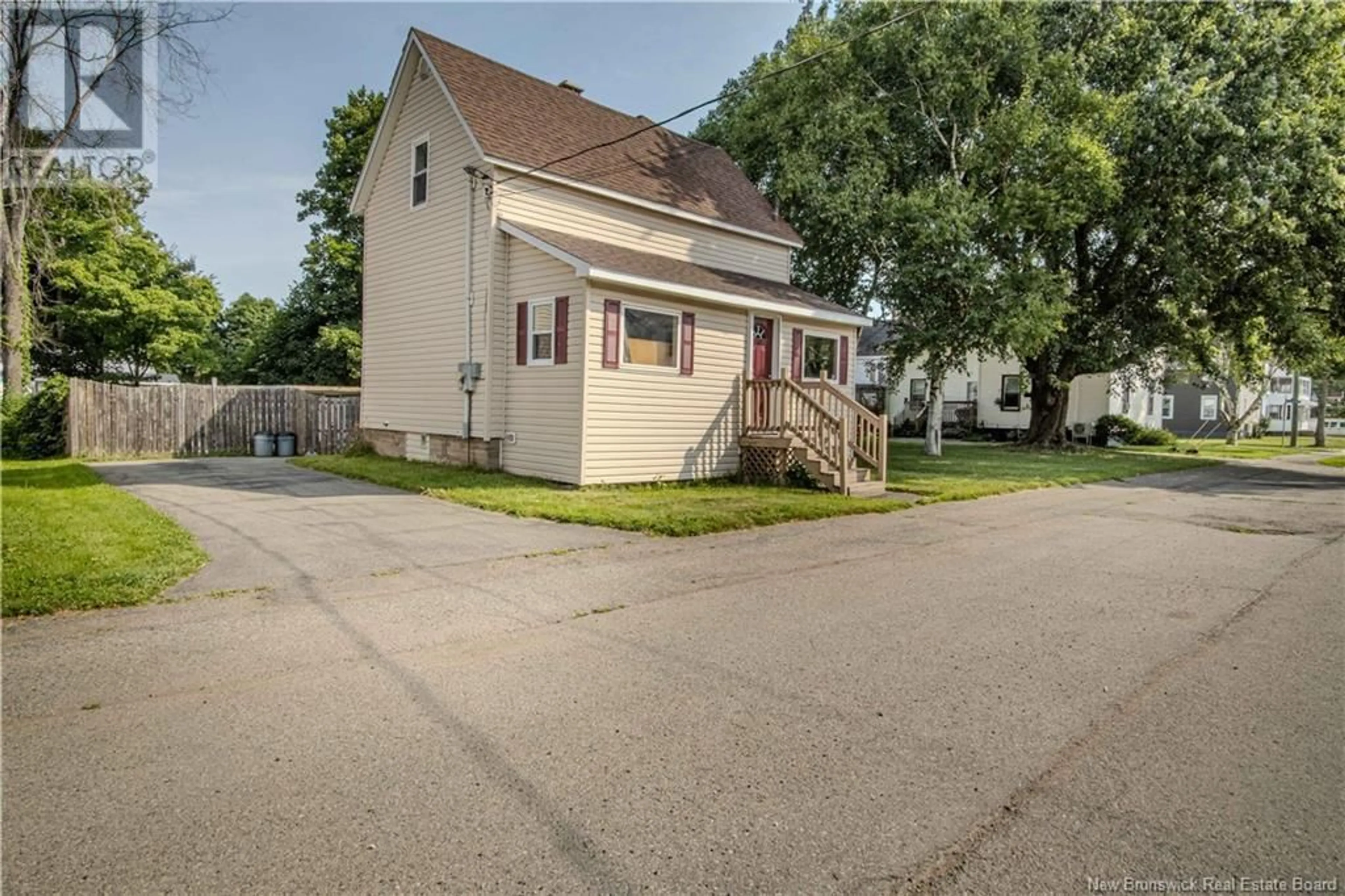 Frontside or backside of a home for 141 St. George Street, Sussex New Brunswick E4E1M2