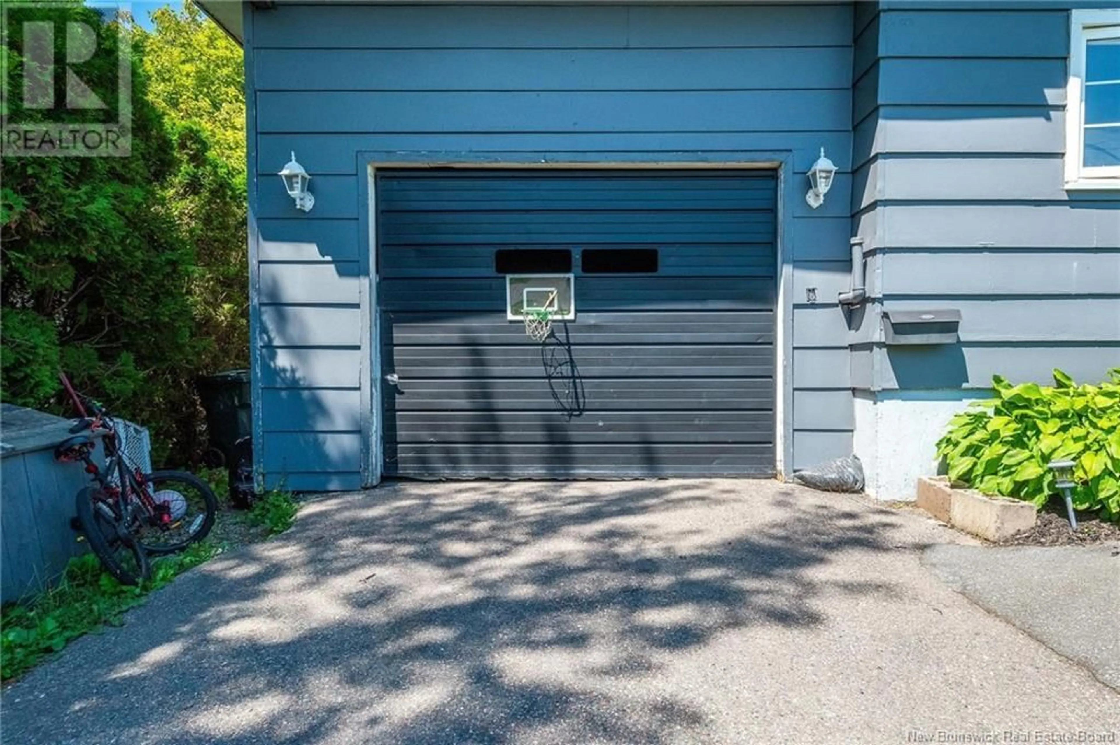 Indoor garage for 25 Sherwood Drive, Saint John New Brunswick E2J3H7